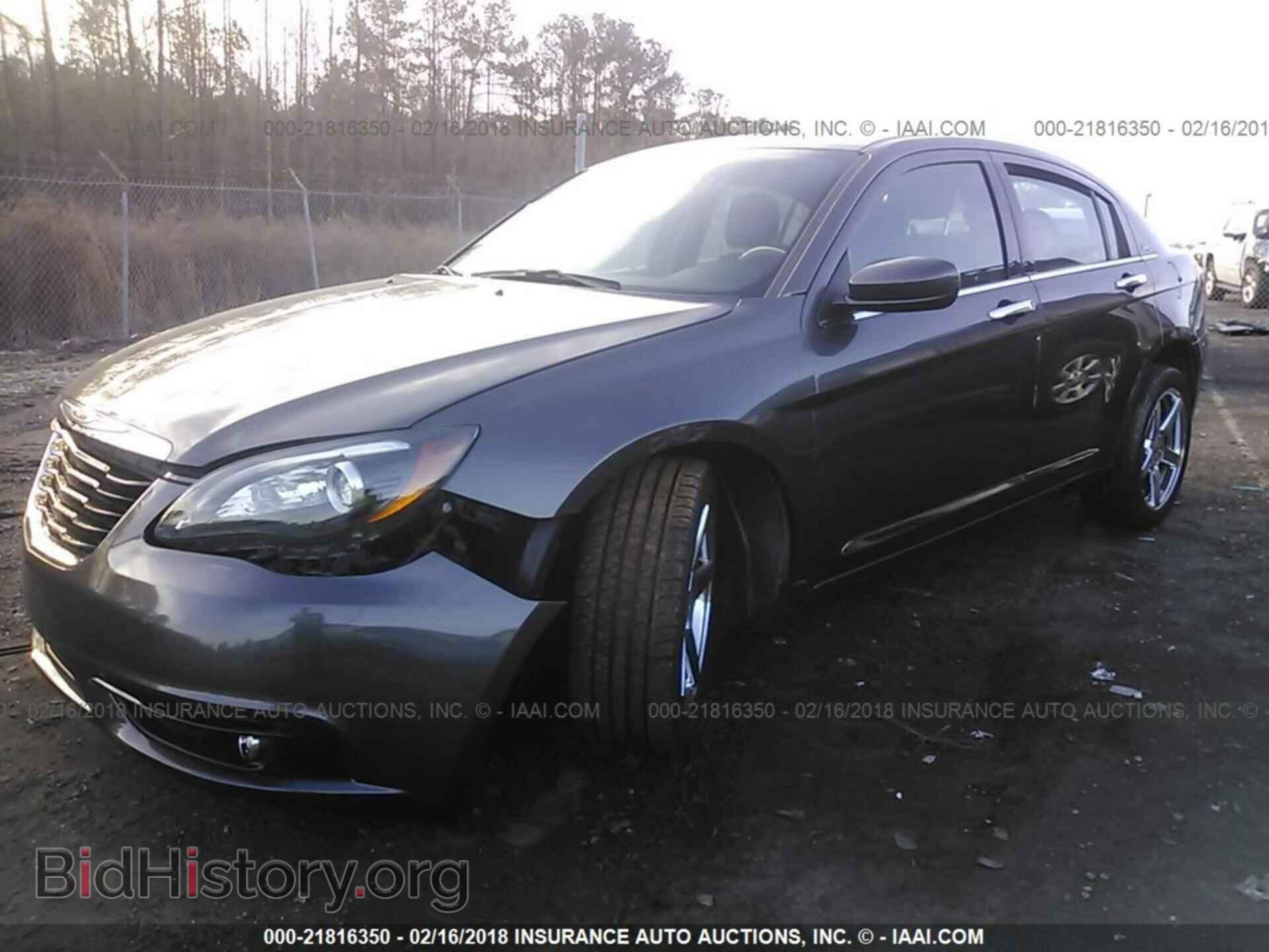 2014 Chrysler 200 - VIN: 1C3CCBBG4EN192564 - Фото 2