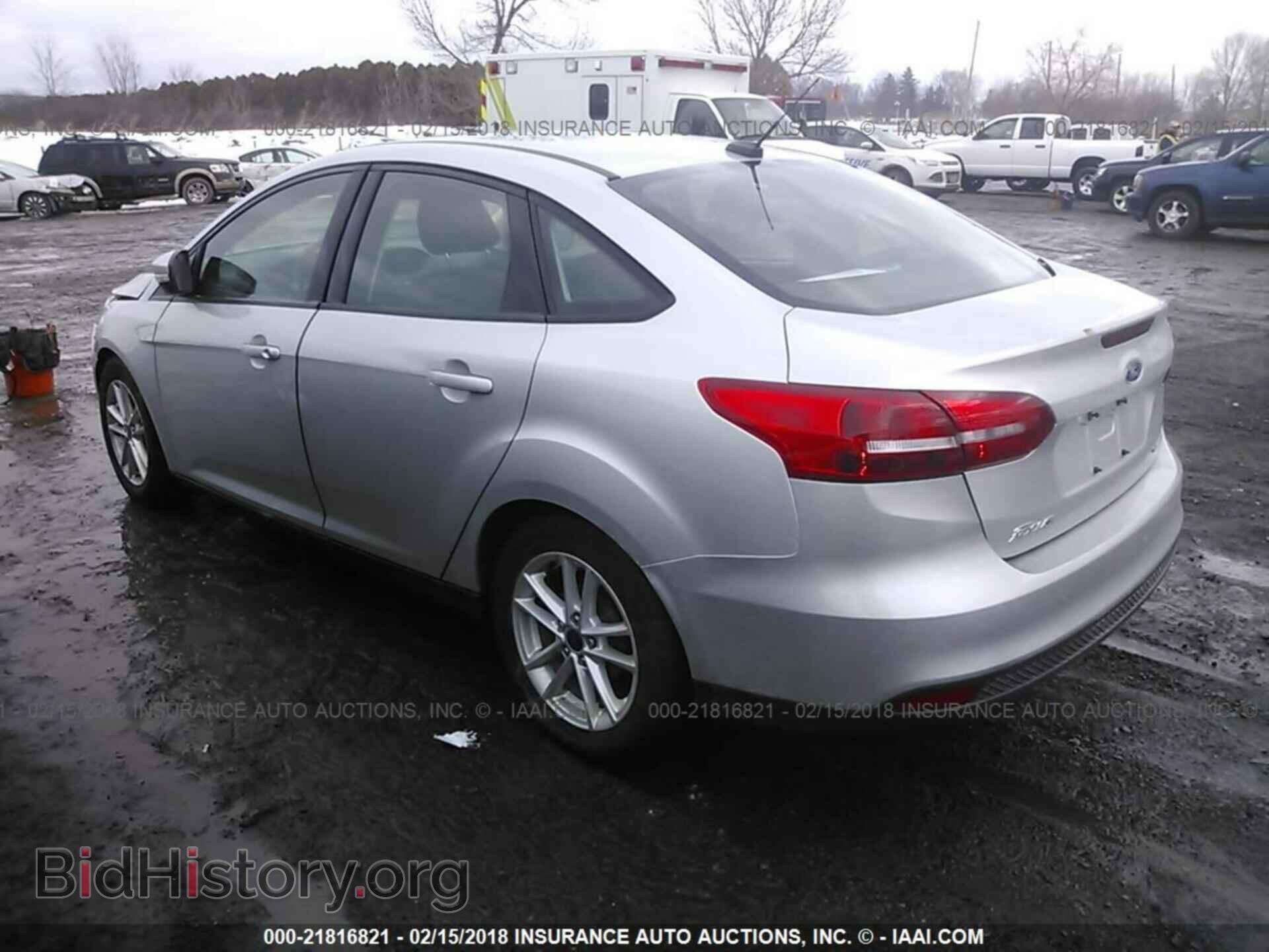 2016 Ford Focus - VIN: 1FADP3F20GL354476 - Photo 3