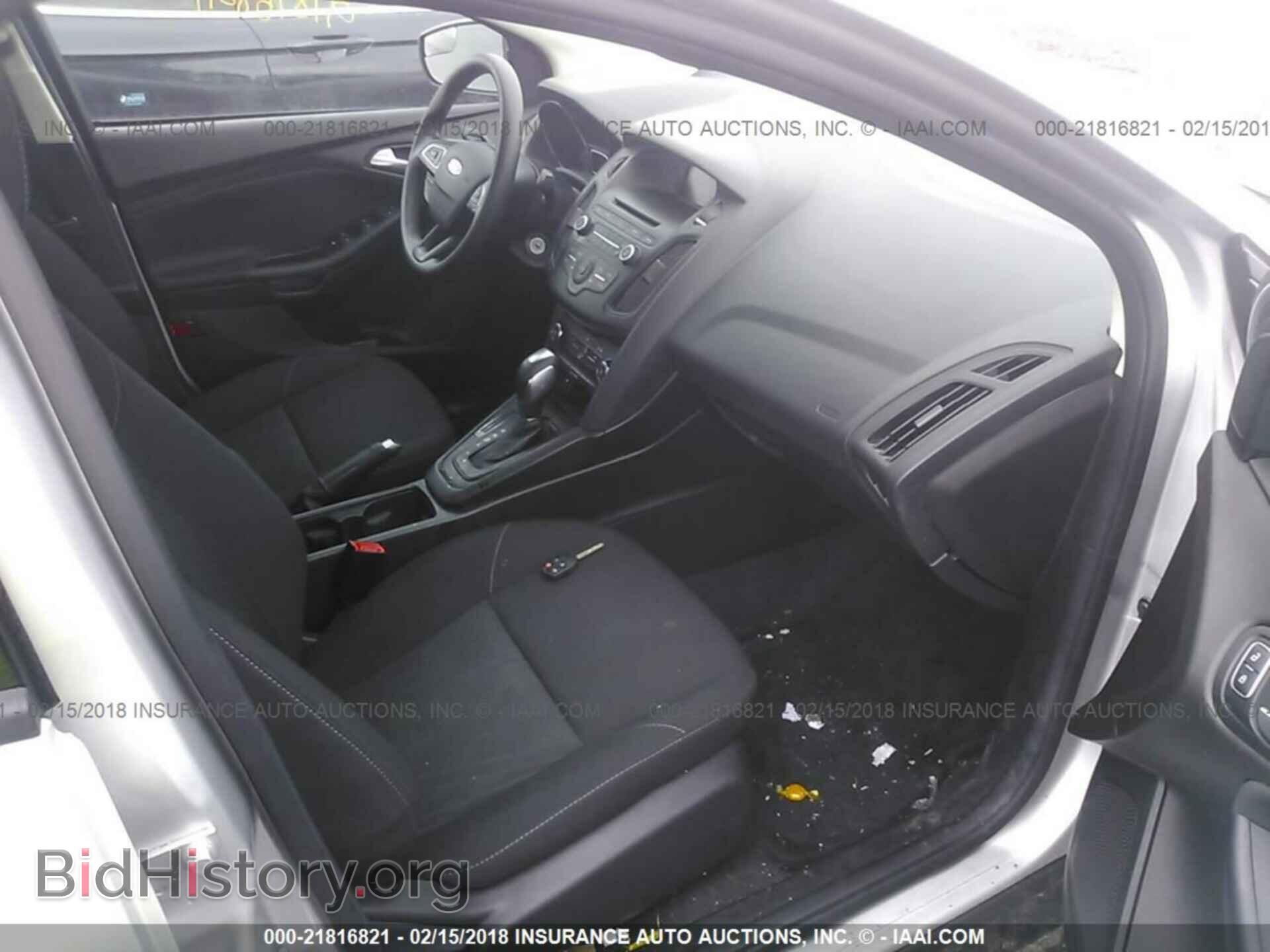 2016 Ford Focus - VIN: 1FADP3F20GL354476 - Photo 5