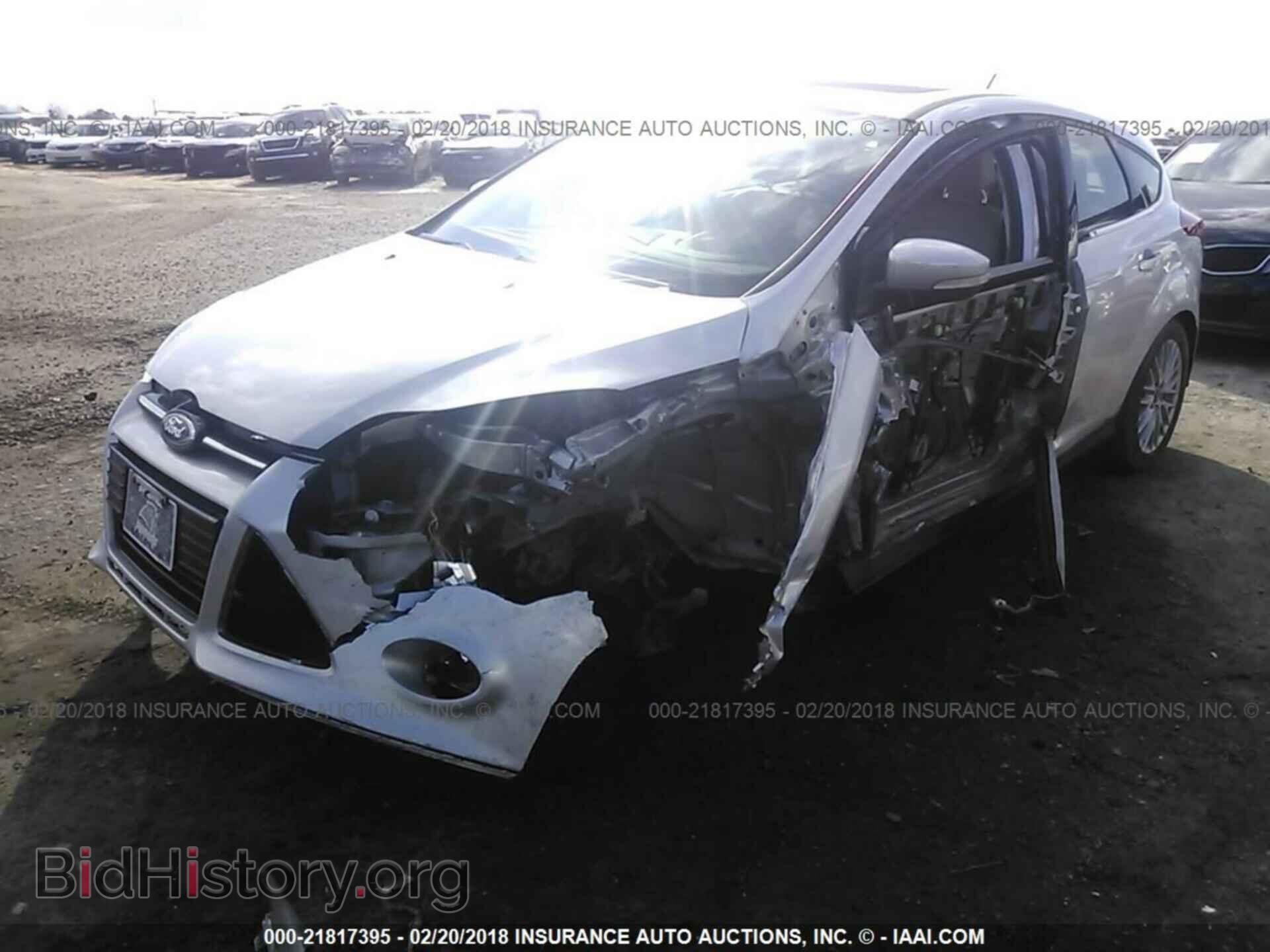 2012 Ford Focus - VIN: 1FAHP3M22CL352436 - Photo 2