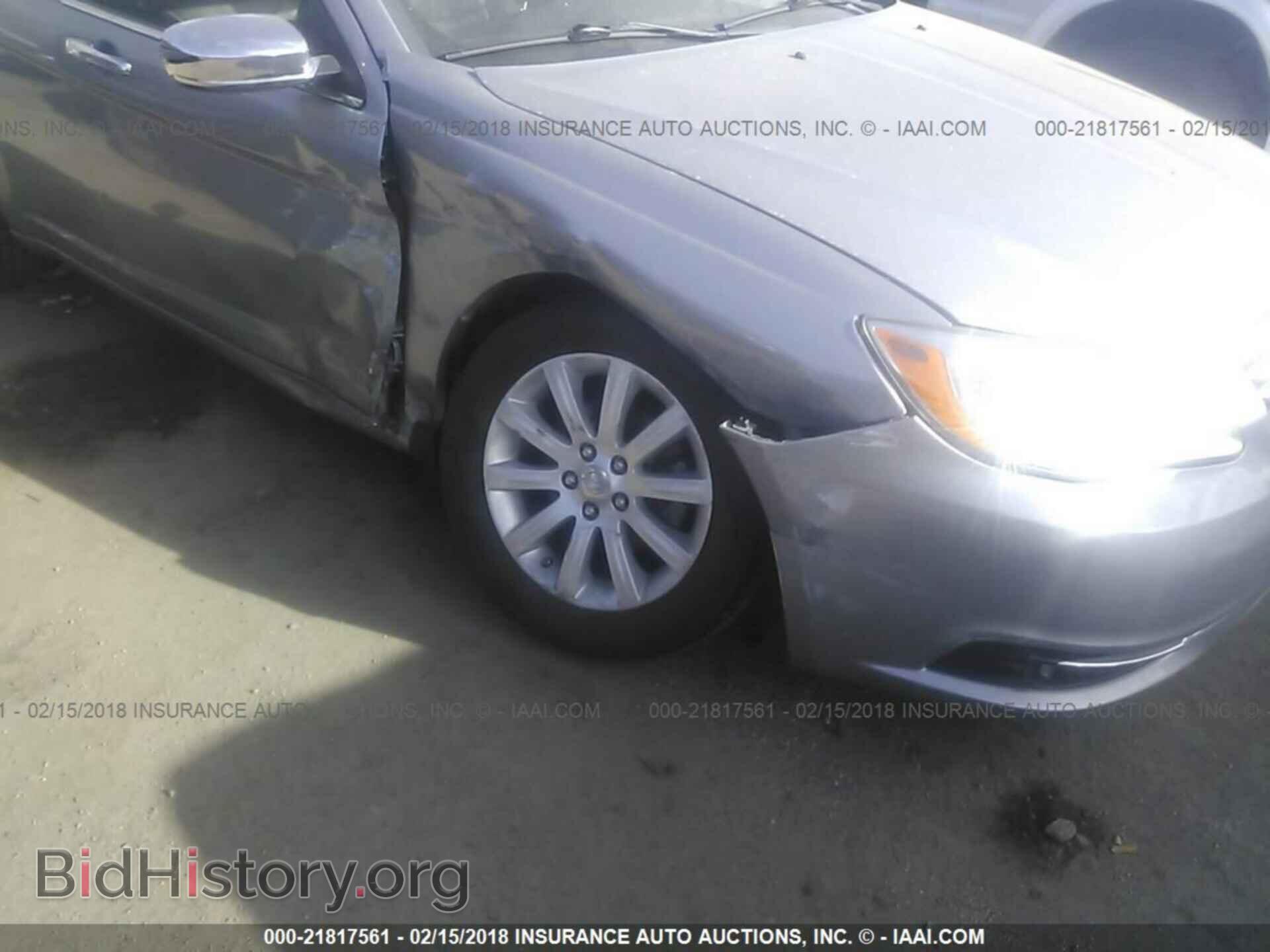 2013 Chrysler 200 - VIN: 1C3CCBCG2DN526152 - Photo 6