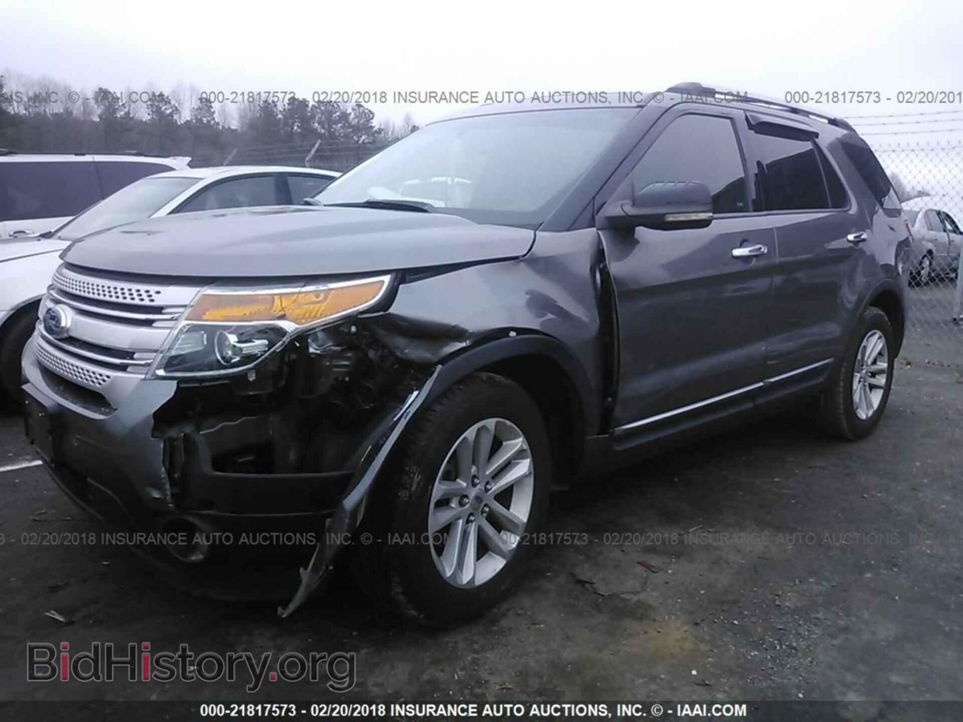 2011 Ford Explorer - VIN: 1FMHK7D88BGA41018 - Фото 2