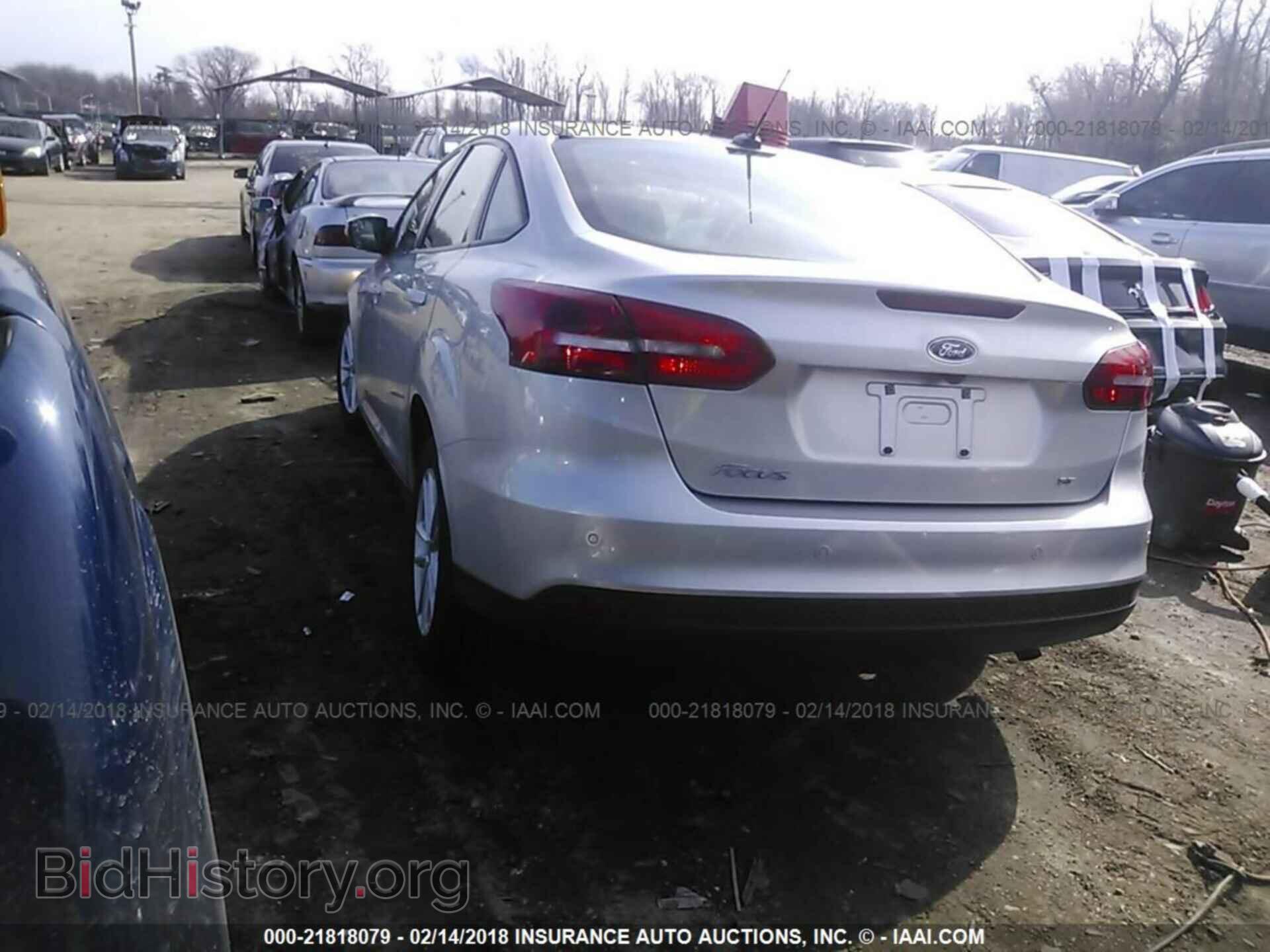 2016 Ford Focus - VIN: 1FADP3F23GL368209 - Фото 3
