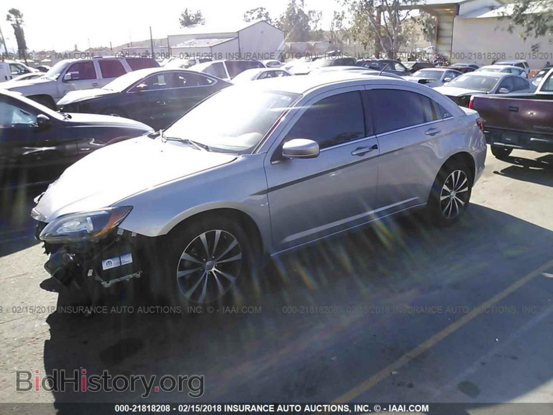 2013 Chrysler 200 - VIN: 1C3CCBCG0DN510323 - Photo 2