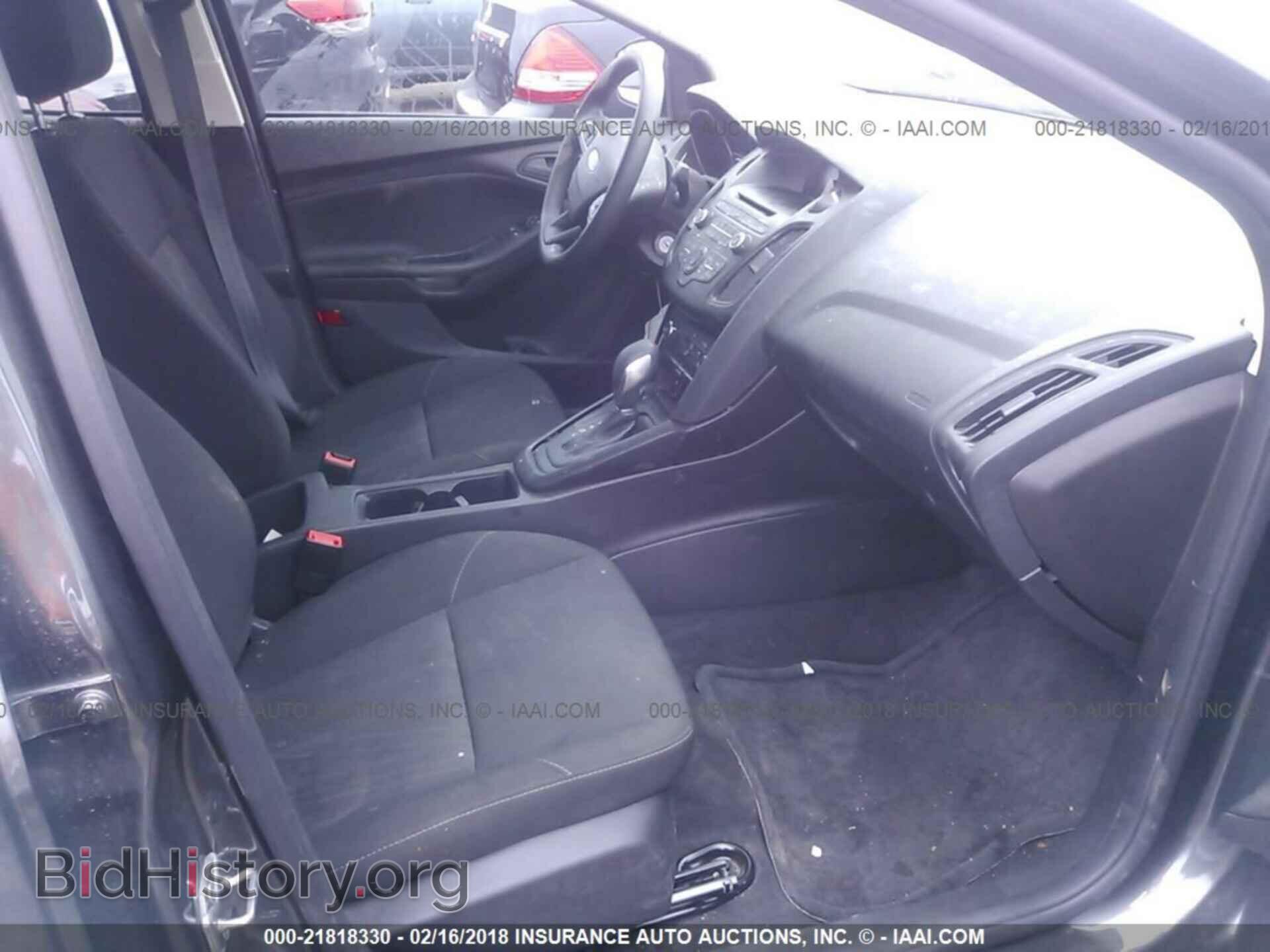 2017 Ford Focus - VIN: 1FADP3E23HL329235 - Photo 5