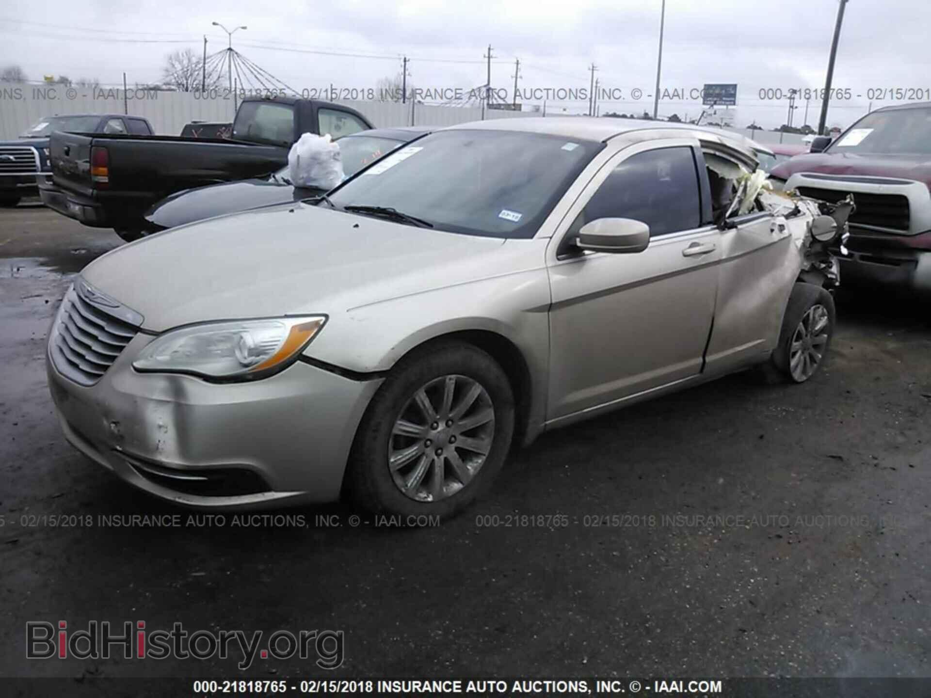 2013 Chrysler 200 - VIN: 1C3CCBBB5DN729428 - Фото 2