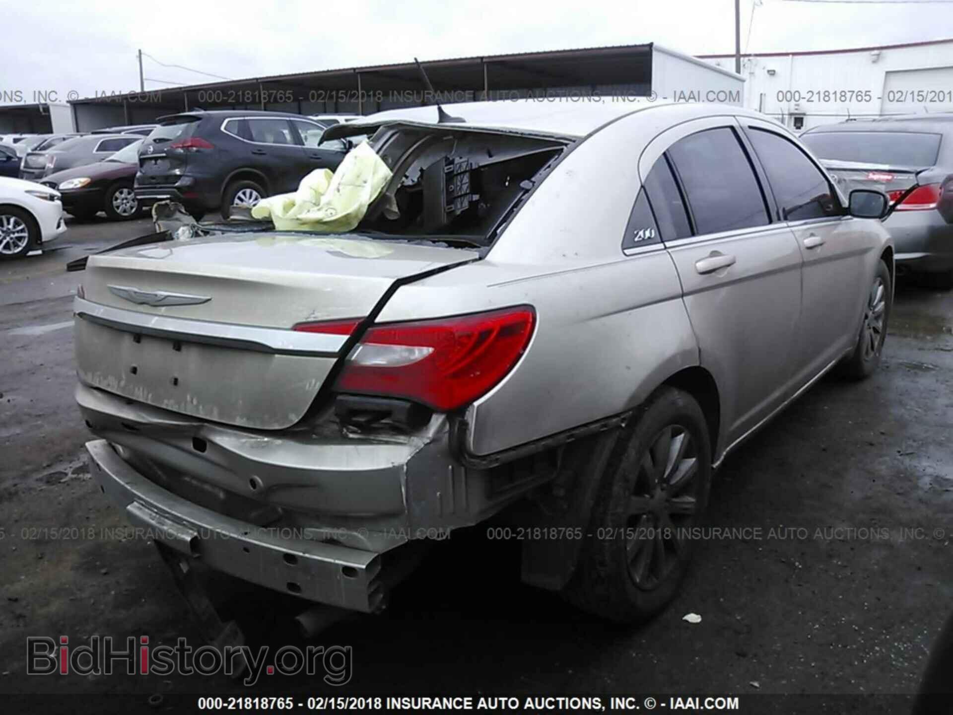 2013 Chrysler 200 - VIN: 1C3CCBBB5DN729428 - Фото 4