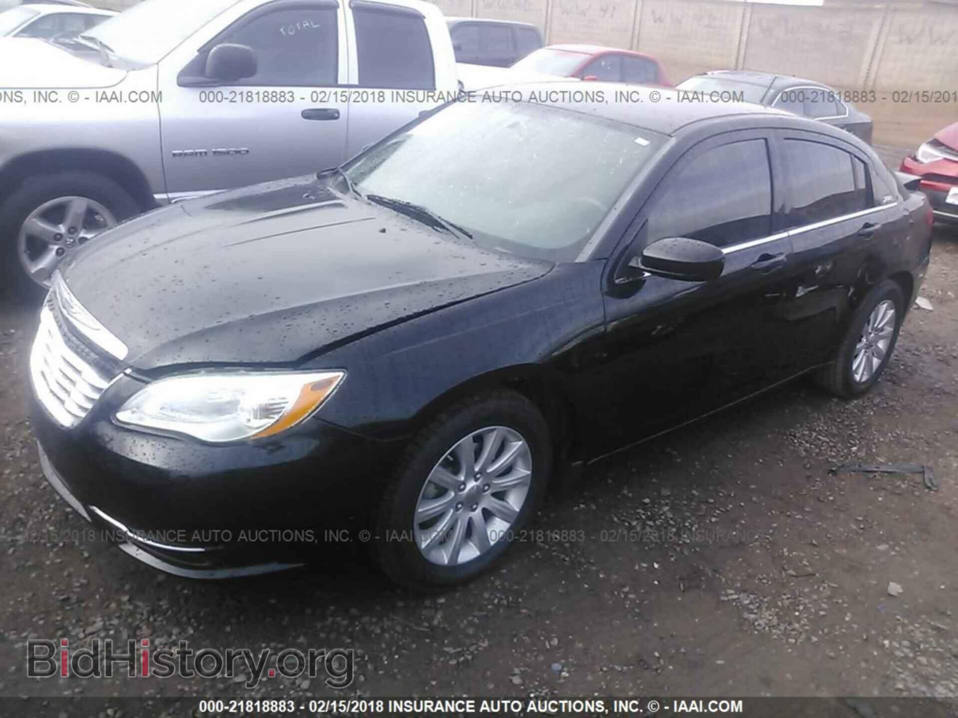 2011 Chrysler 200 - VIN: 1C3BC1FBXBN606916 - Photo 2