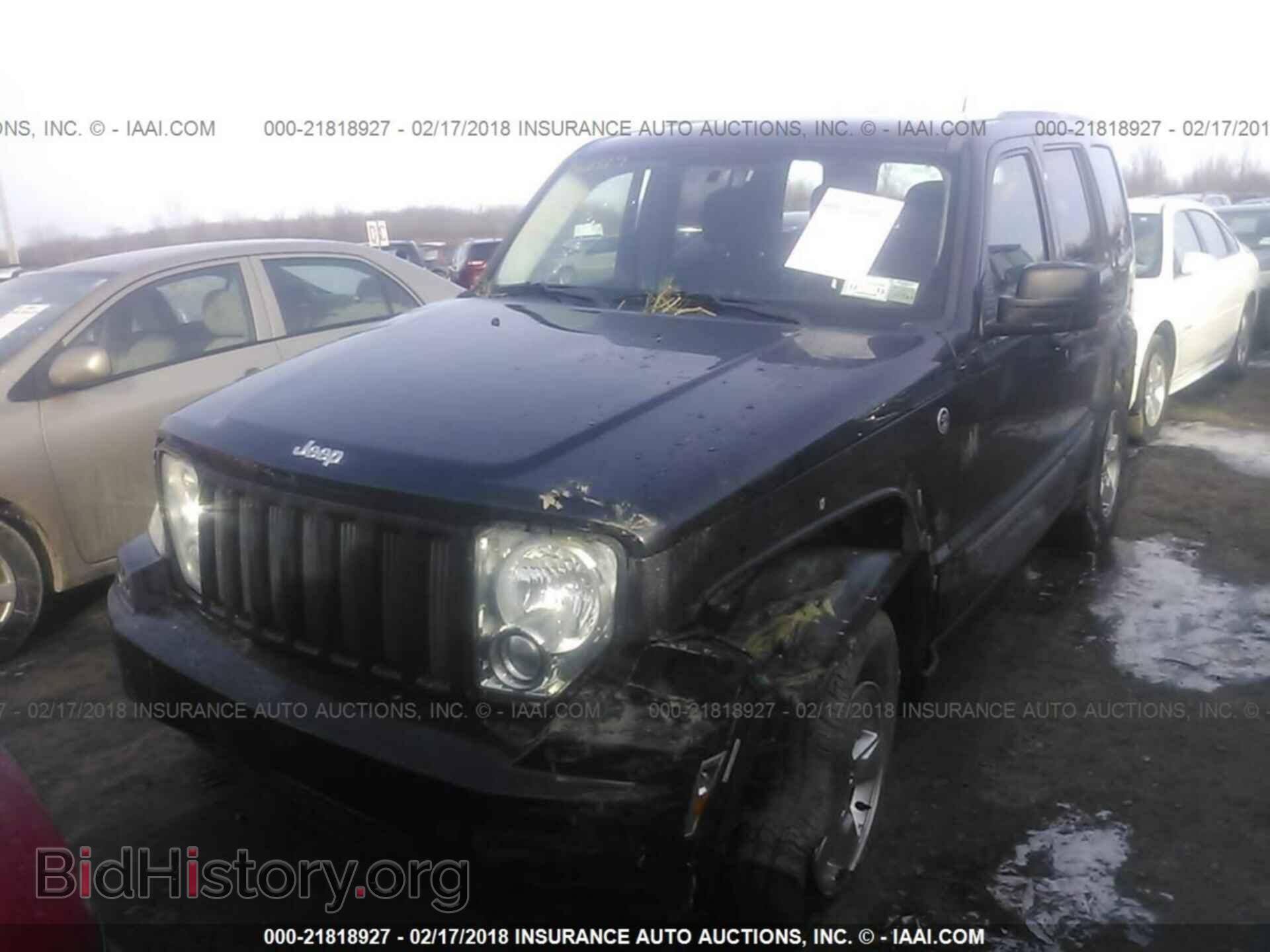 2011 Jeep Liberty - VIN: 1J4PN2GK1BW560199 - Фото 2