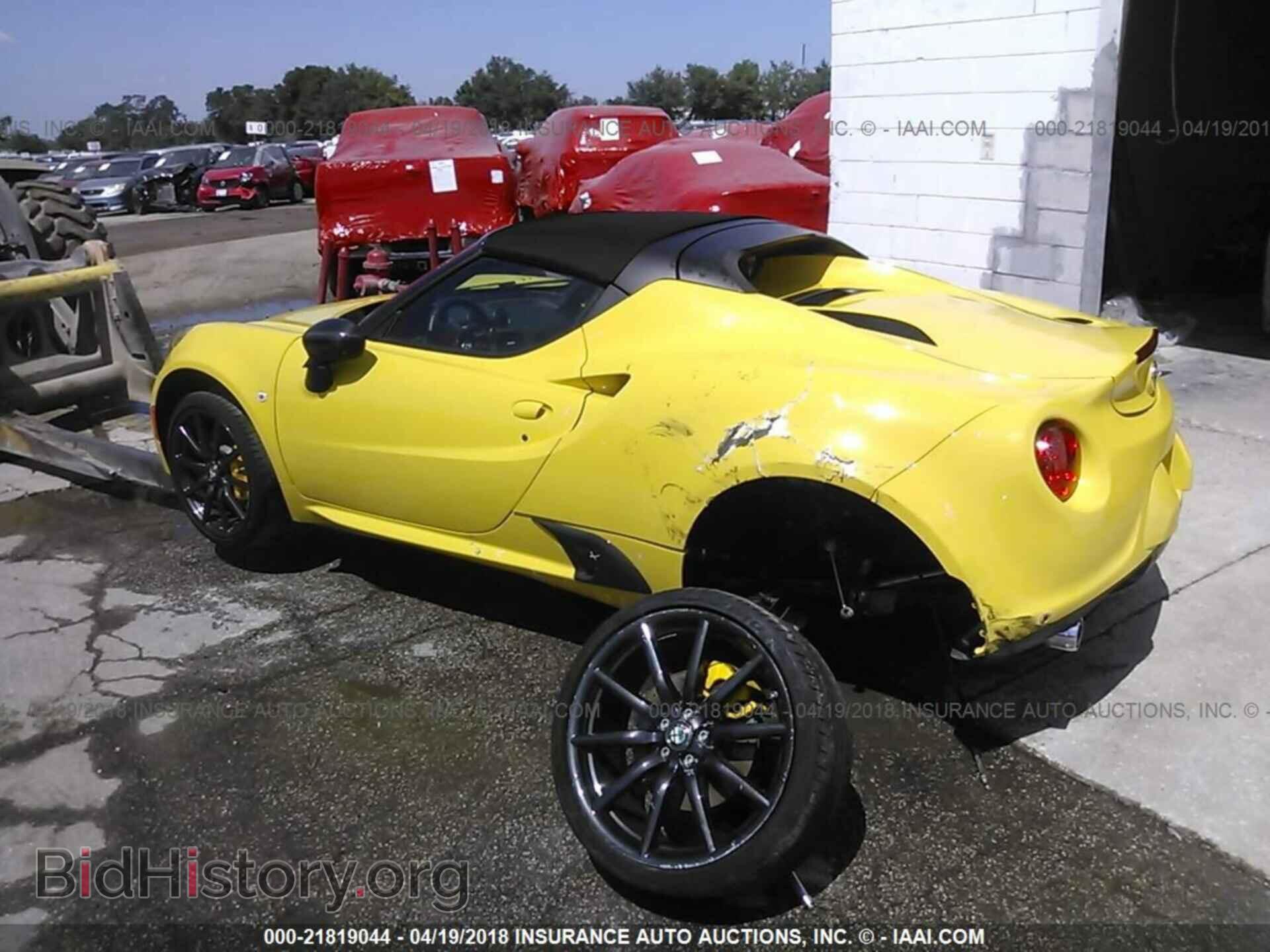 2016 Alfa romeo 4c - VIN: ZARBAAB42GM183390 - Фото 6