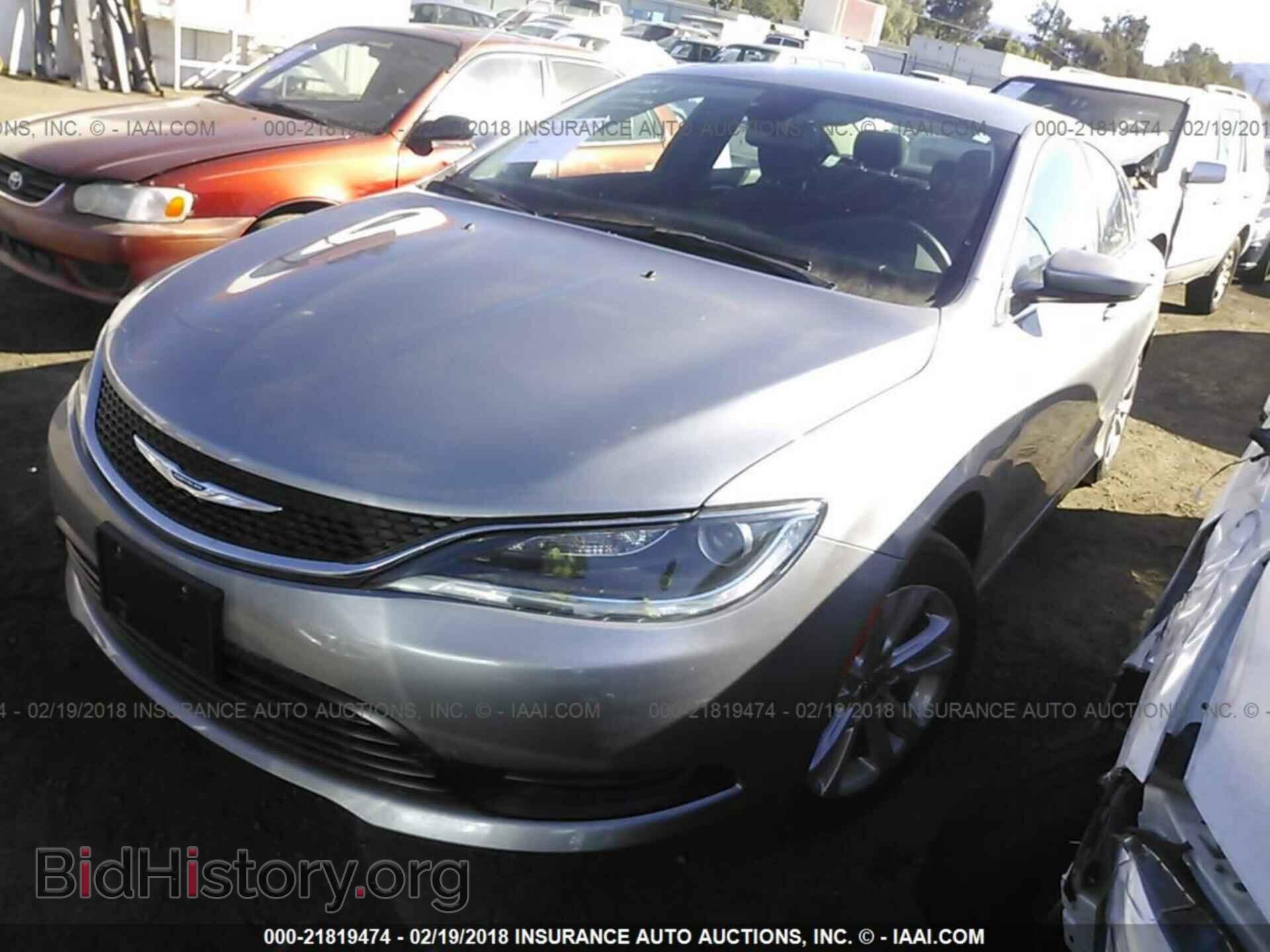 2016 Chrysler 200 - VIN: 1C3CCCFB9GN189246 - Photo 2