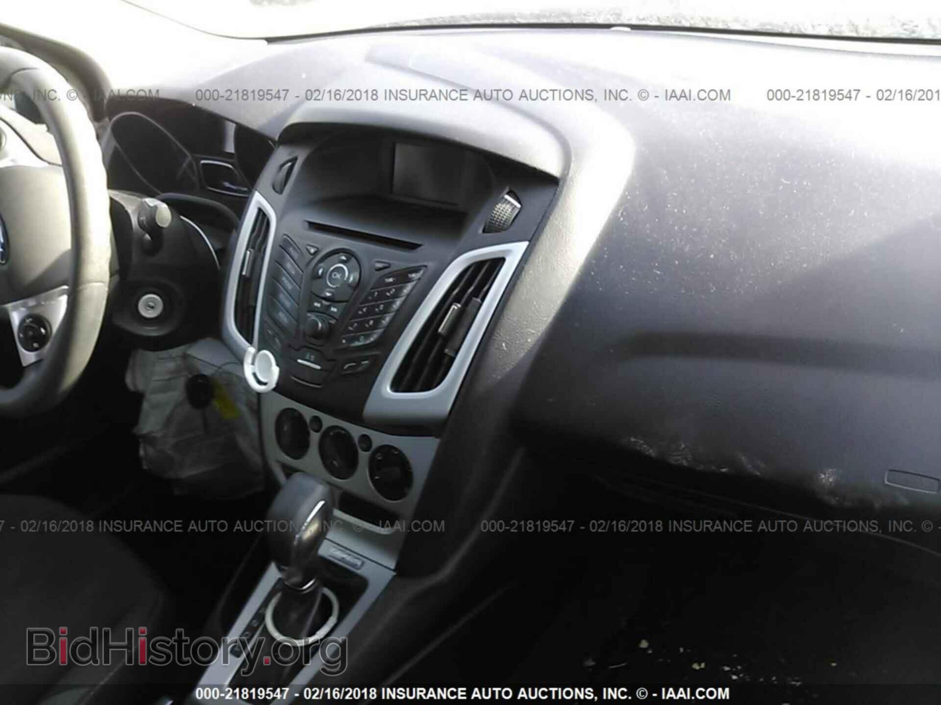 2014 Ford Focus - VIN: 1FADP3F21EL374801 - Photo 5
