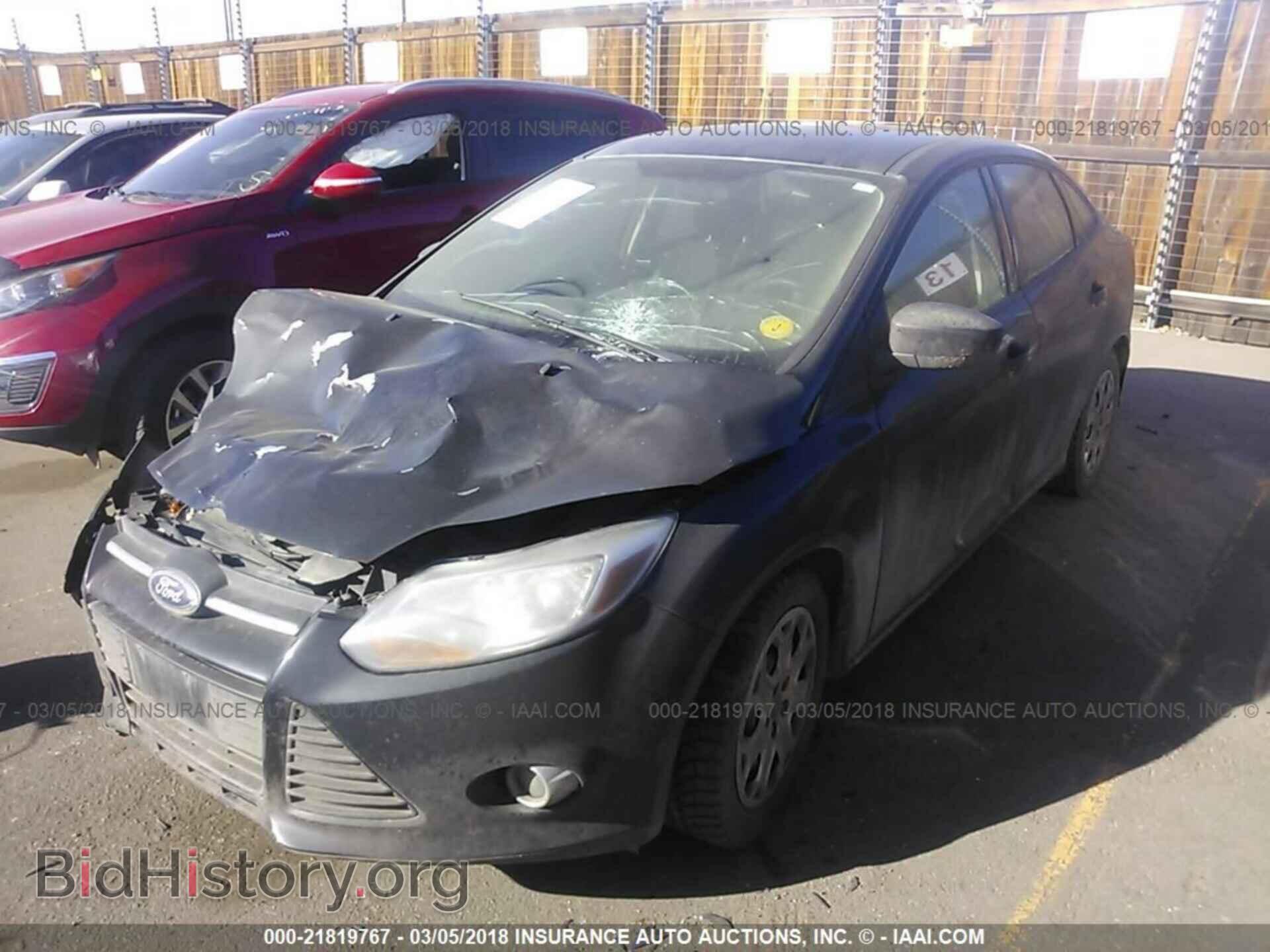 2012 Ford Focus - VIN: 1FAHP3F24CL163235 - Photo 2