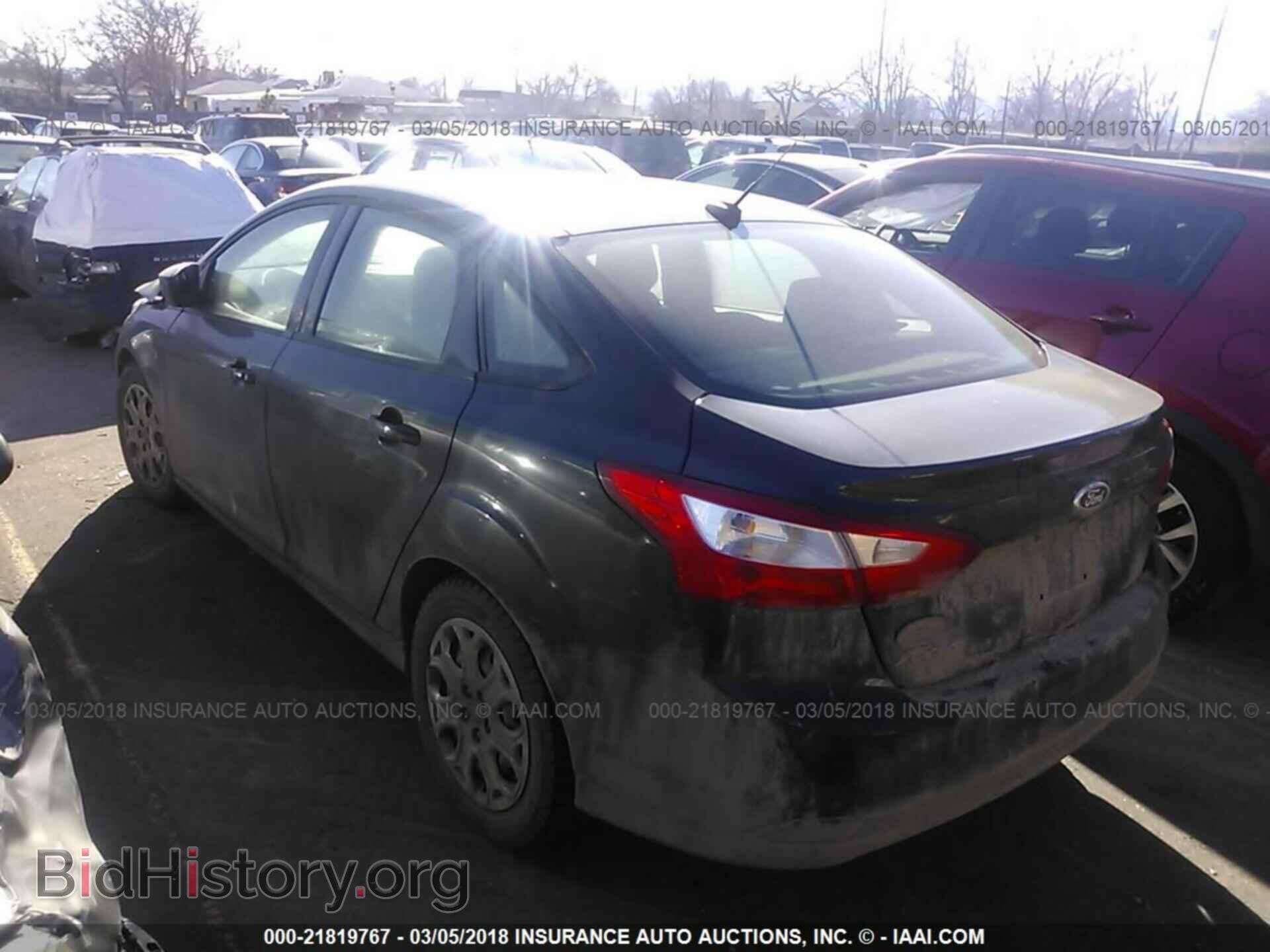 2012 Ford Focus - VIN: 1FAHP3F24CL163235 - Photo 3