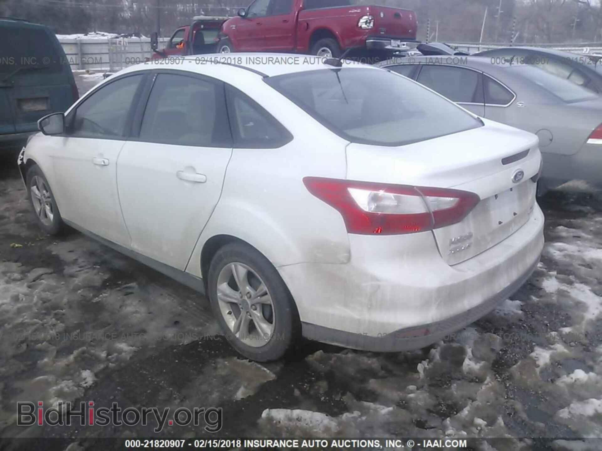 2013 Ford Focus - VIN: 1FADP3F24DL261228 - Фото 3