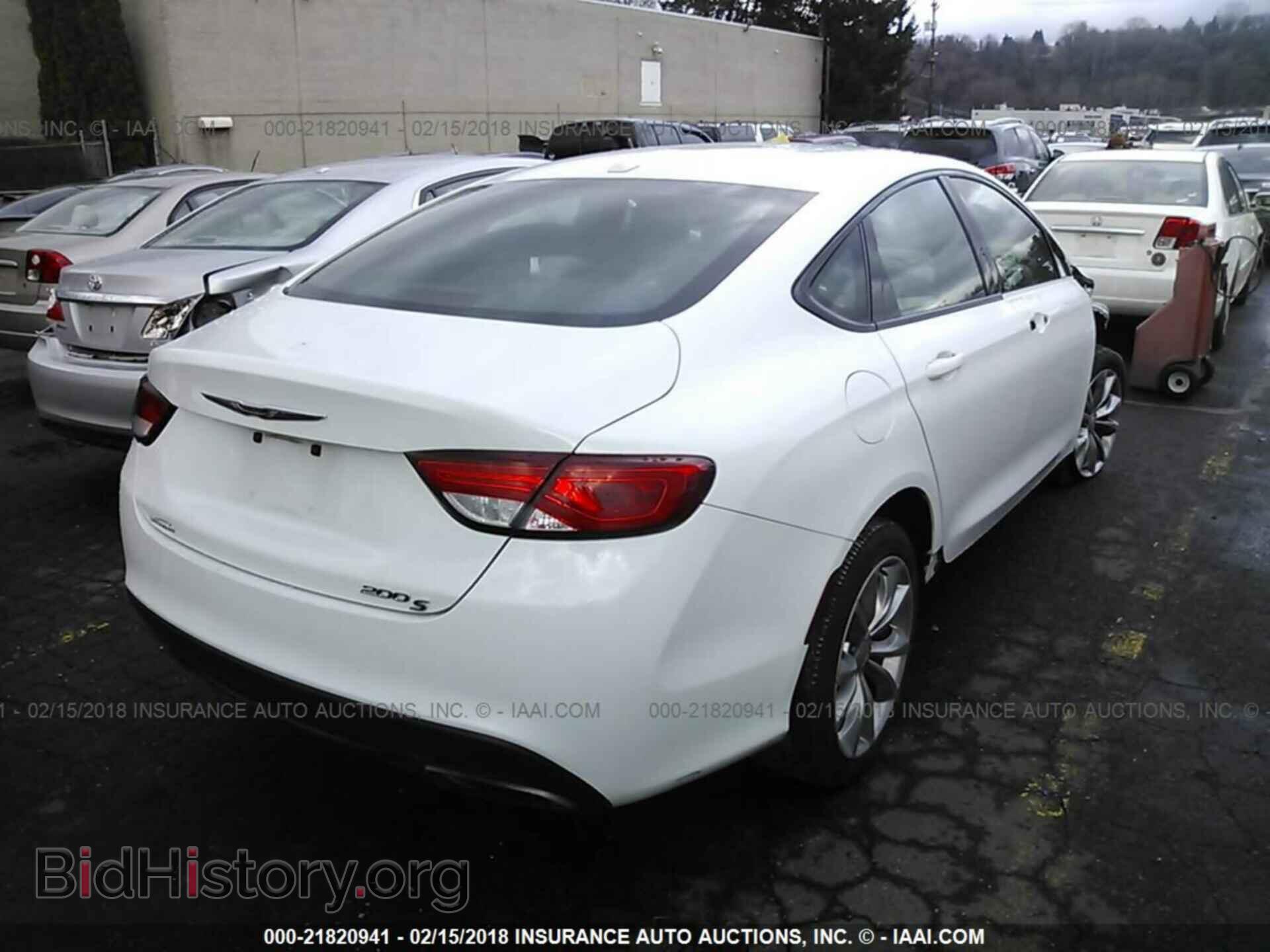 2015 Chrysler 200 - VIN: 1C3CCCBB1FN746316 - Photo 4