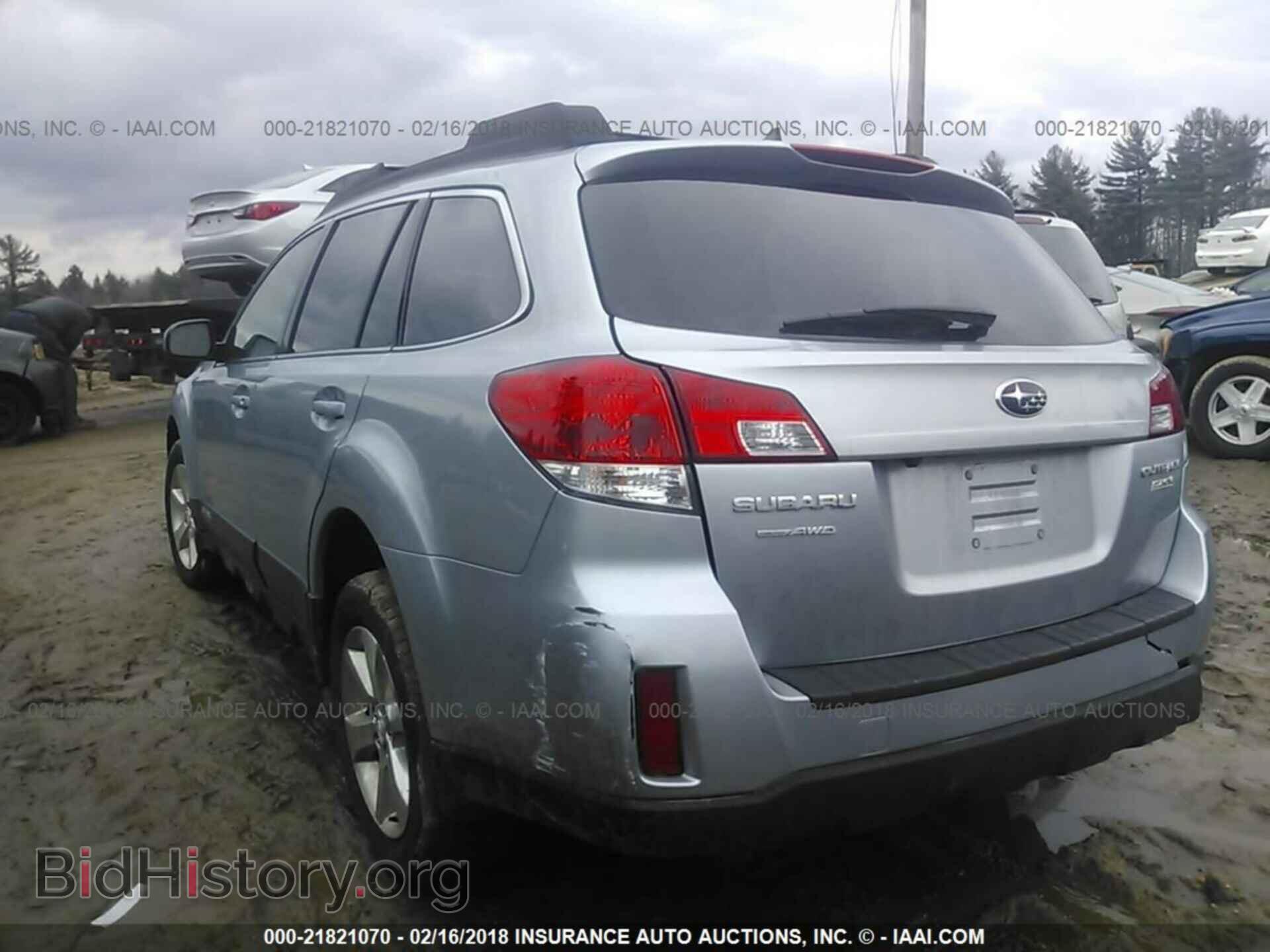 2014 Subaru Outback - VIN: 4S4BRBLC1E3316105 - Photo 3