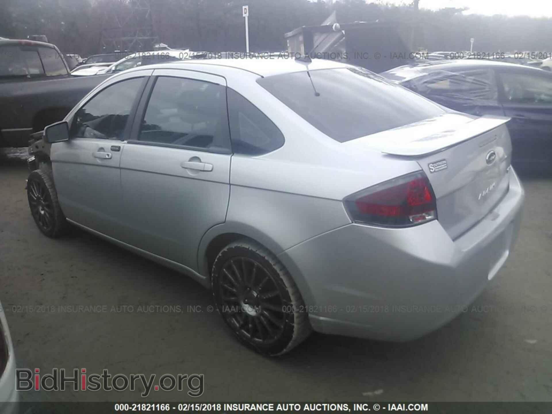 2011 Ford Focus - VIN: 1FAHP3GN0BW193970 - Photo 3