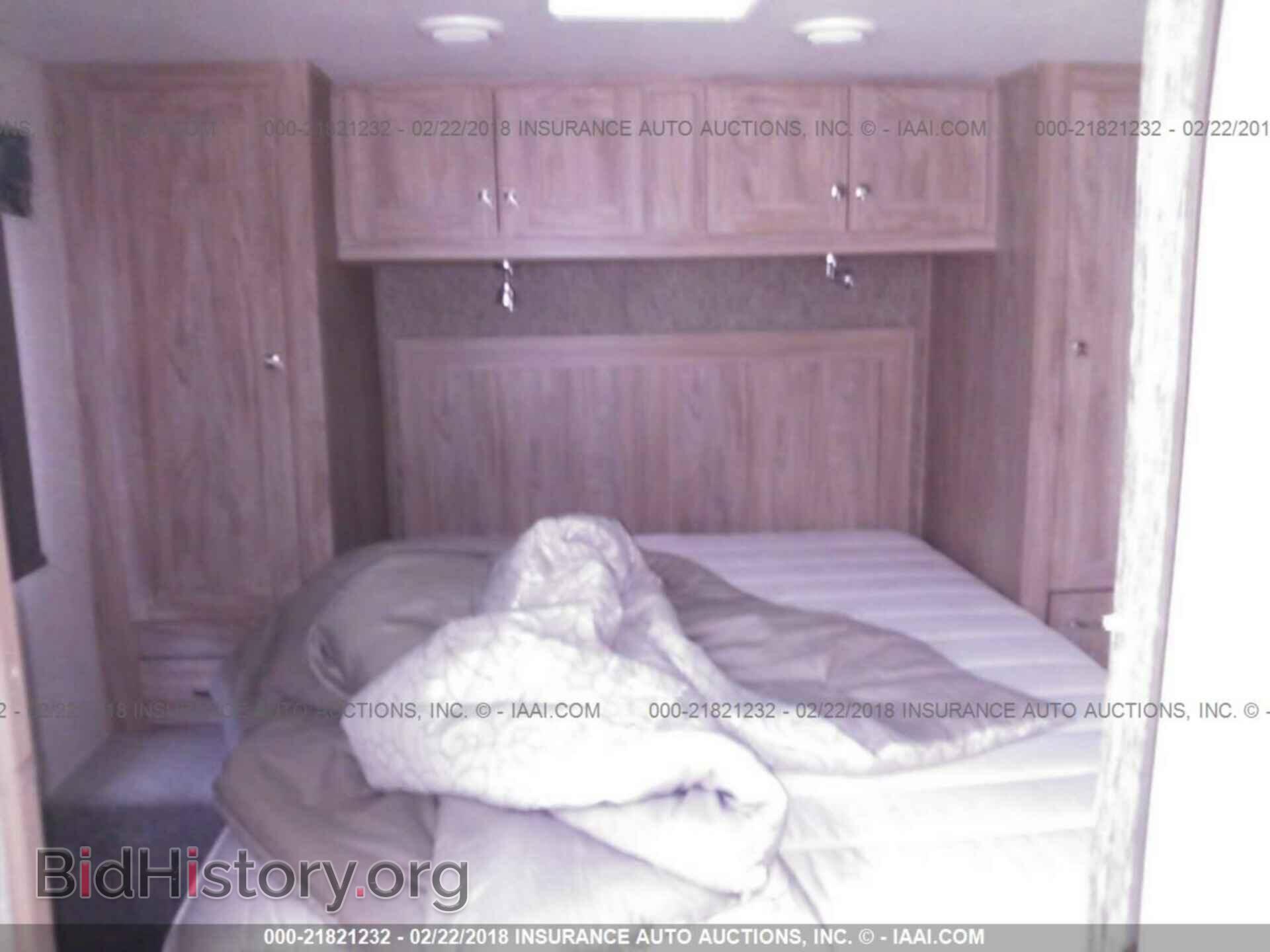 2017 Ford Econoline - VIN: 1FDXE4FS4HDC25733 - Photo 8