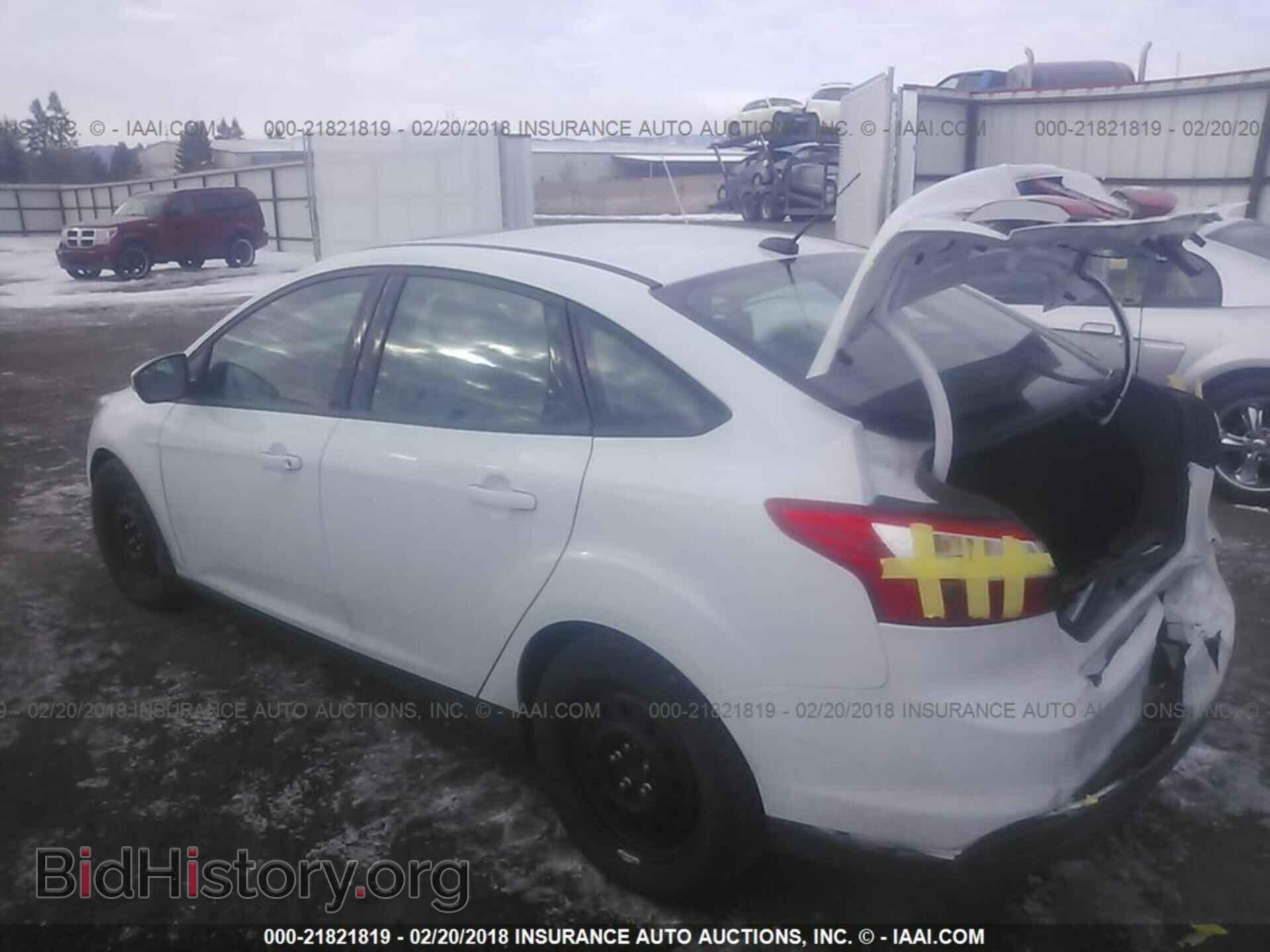 2014 Ford Focus - VIN: 1FADP3F21EL350885 - Photo 3