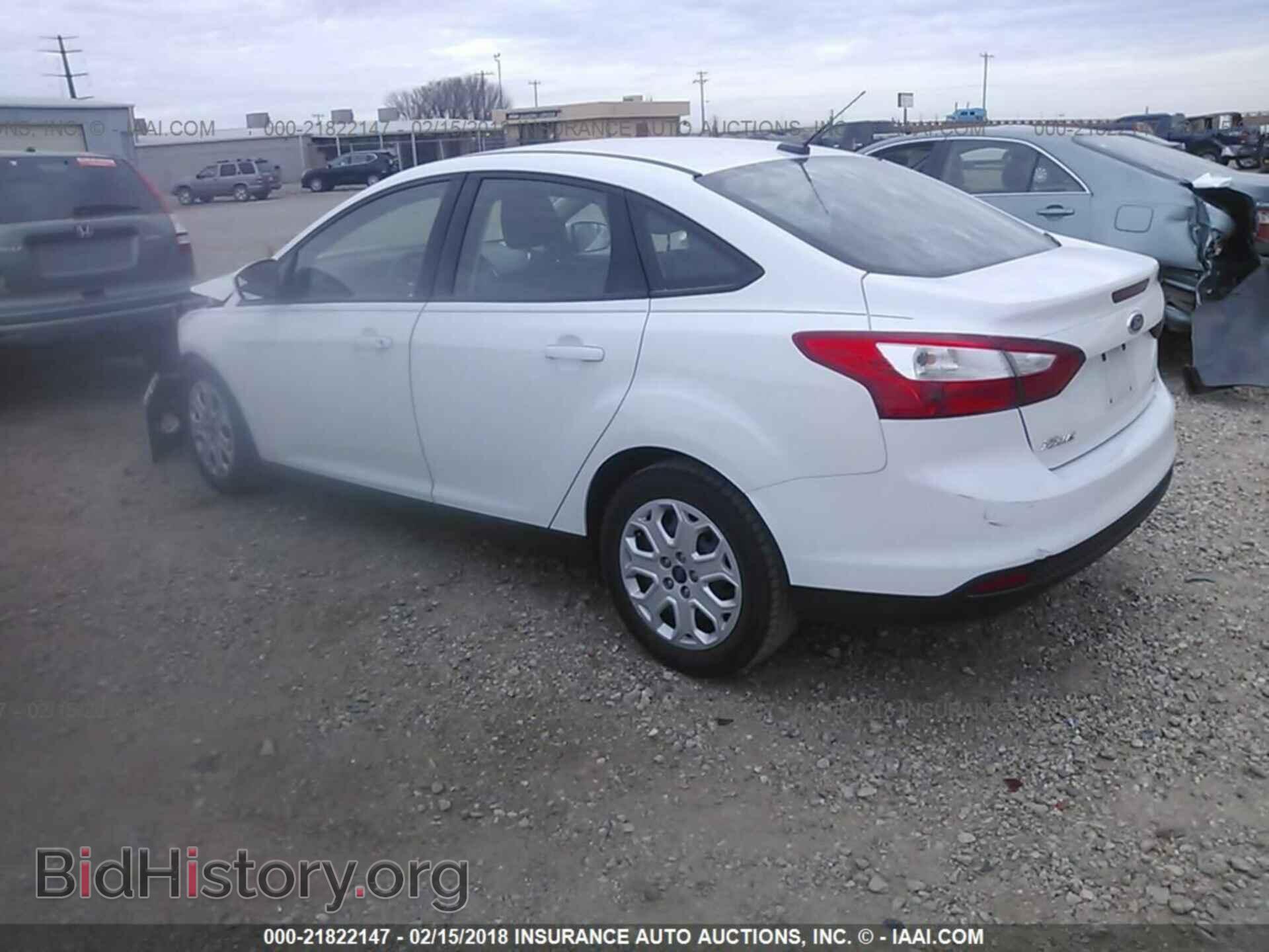 2012 Ford Focus - VIN: 1FAHP3F24CL186319 - Photo 3