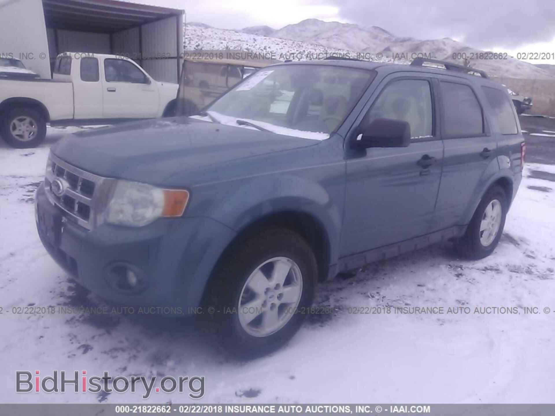 2011 Ford Escape - VIN: 1FMCU9DG9BKB46705 - Photo 2