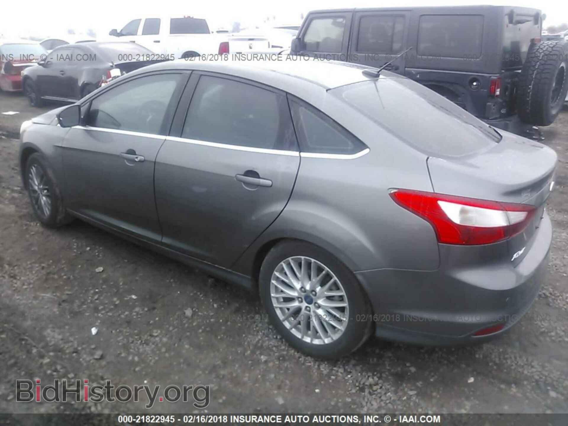 2012 Ford Focus - VIN: 1FAHP3H20CL379130 - Photo 3