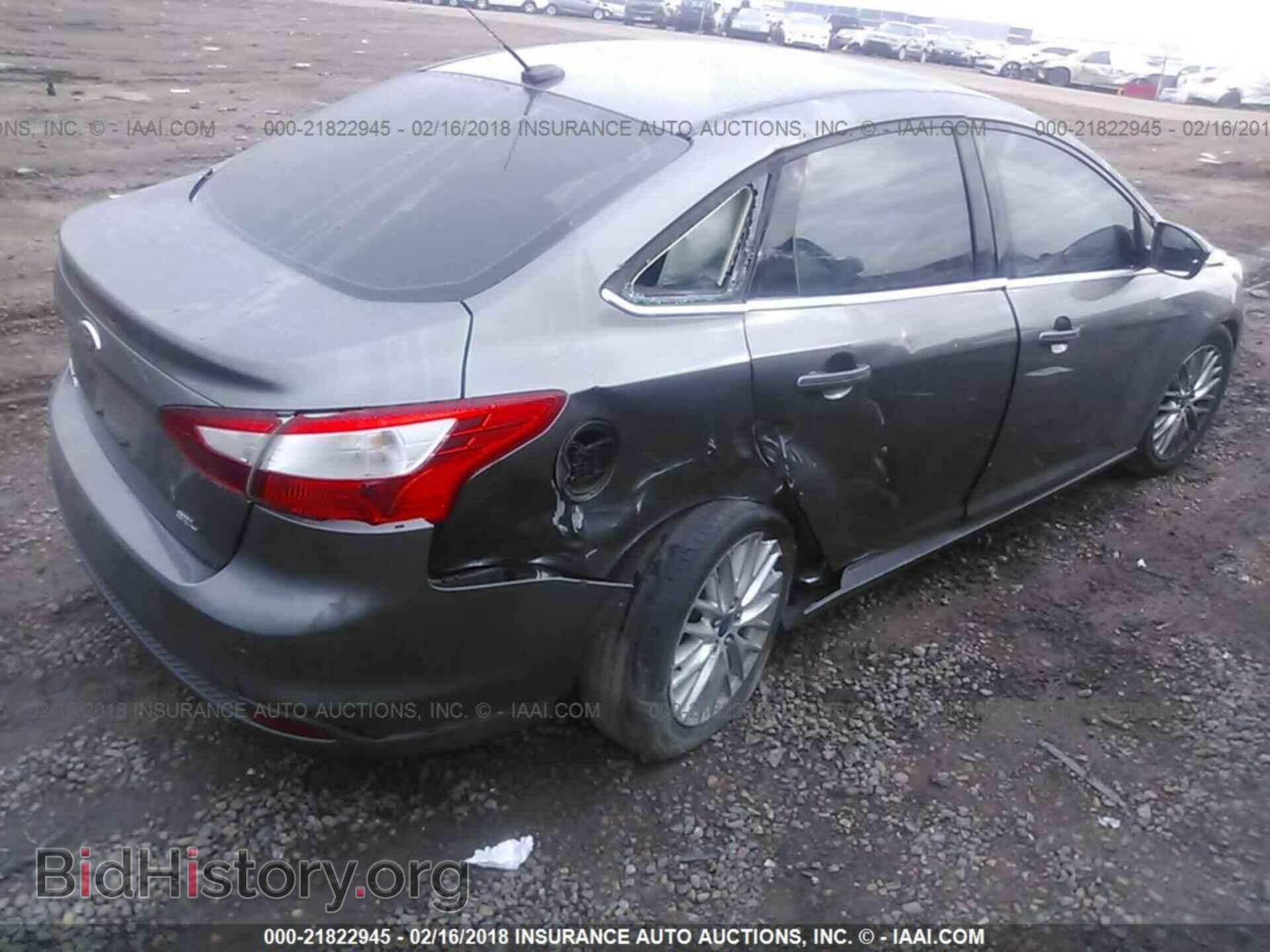 2012 Ford Focus - VIN: 1FAHP3H20CL379130 - Photo 4