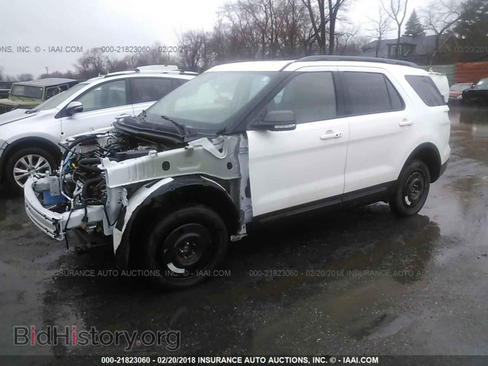 2018 Ford Explorer - VIN: 1FM5K8D83JGA31083 - Photo 2