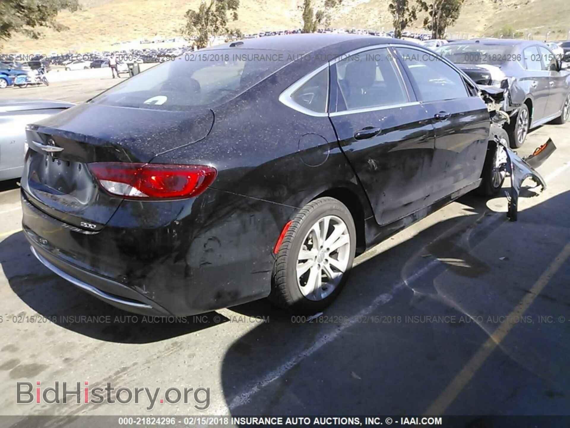 2015 Chrysler 200 - VIN: 1C3CCCAB2FN617468 - Photo 4