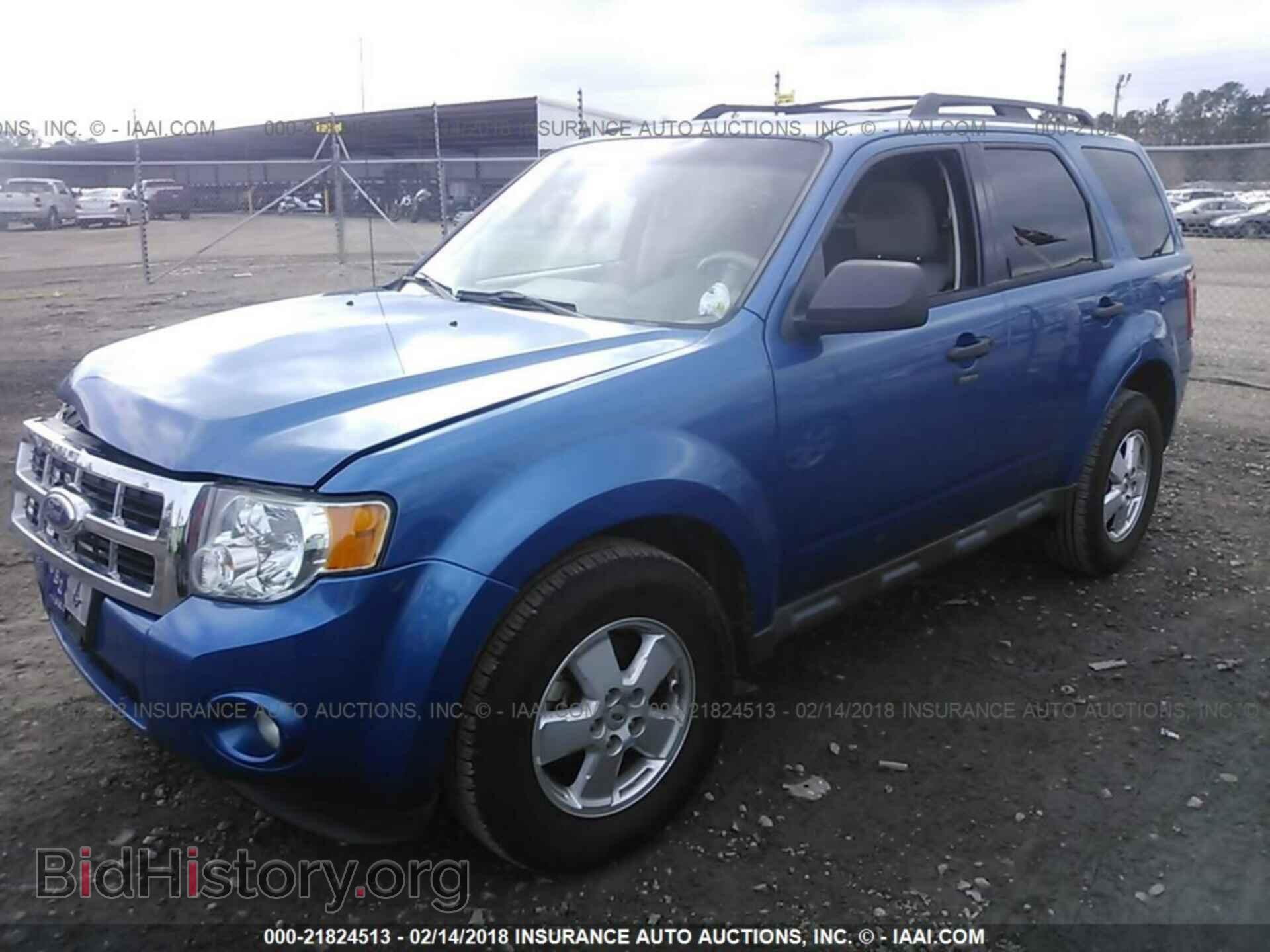 2011 Ford Escape - VIN: 1FMCU0DG4BKC40082 - Фото 2