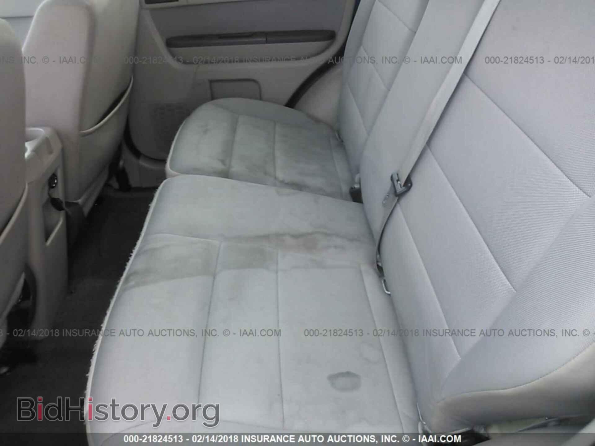 2011 Ford Escape - VIN: 1FMCU0DG4BKC40082 - Фото 8