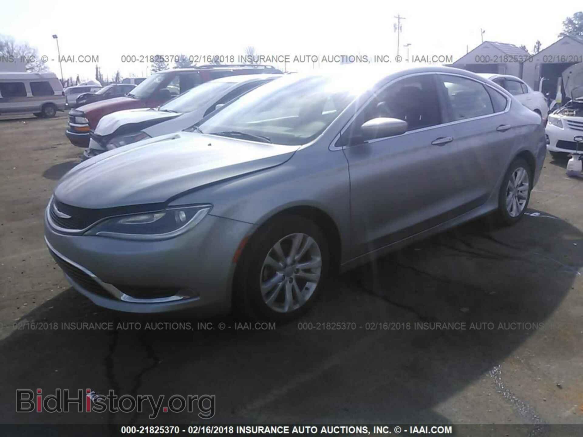 2015 Chrysler 200 - VIN: 1C3CCCAB1FN723670 - Photo 2