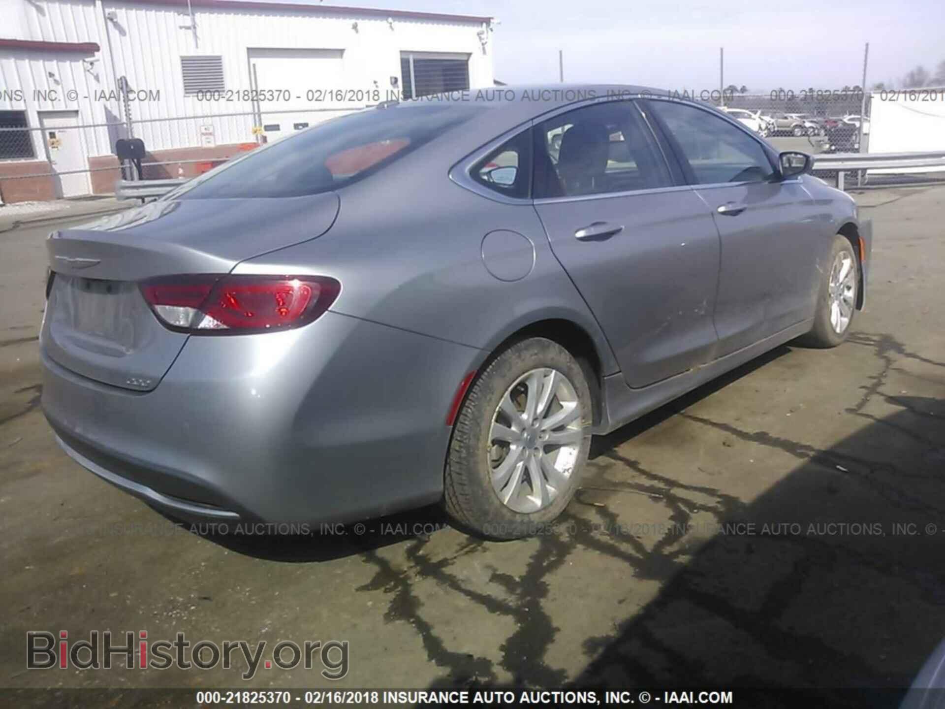 2015 Chrysler 200 - VIN: 1C3CCCAB1FN723670 - Photo 4