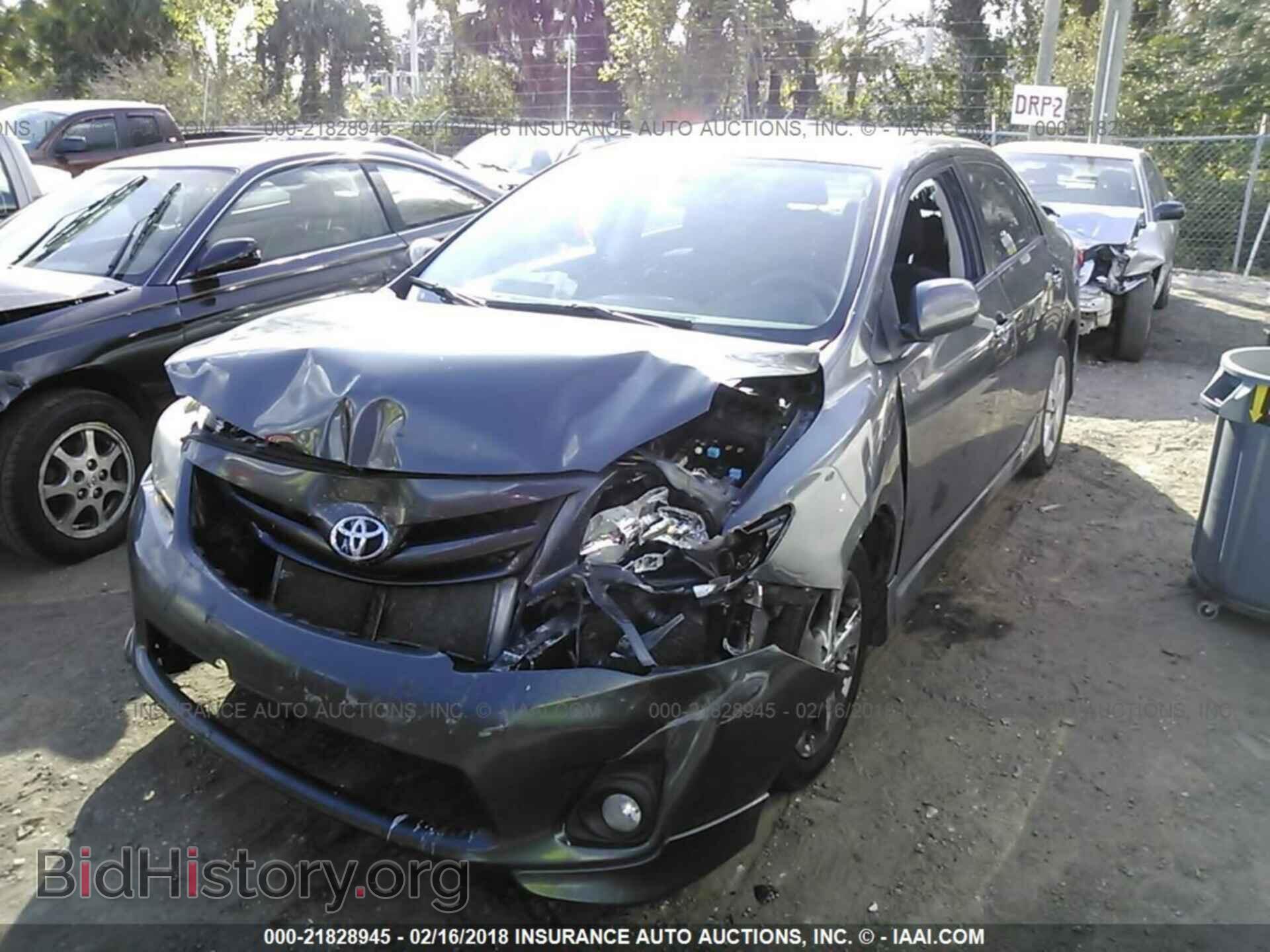 2011 Toyota Corolla - VIN: 2T1BU4EEXBC661391 - Фото 2