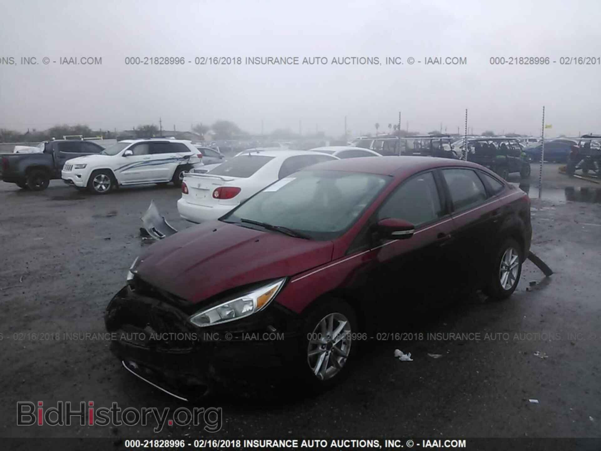 2015 Ford Focus - VIN: 1FADP3F28FL329954 - Фото 2