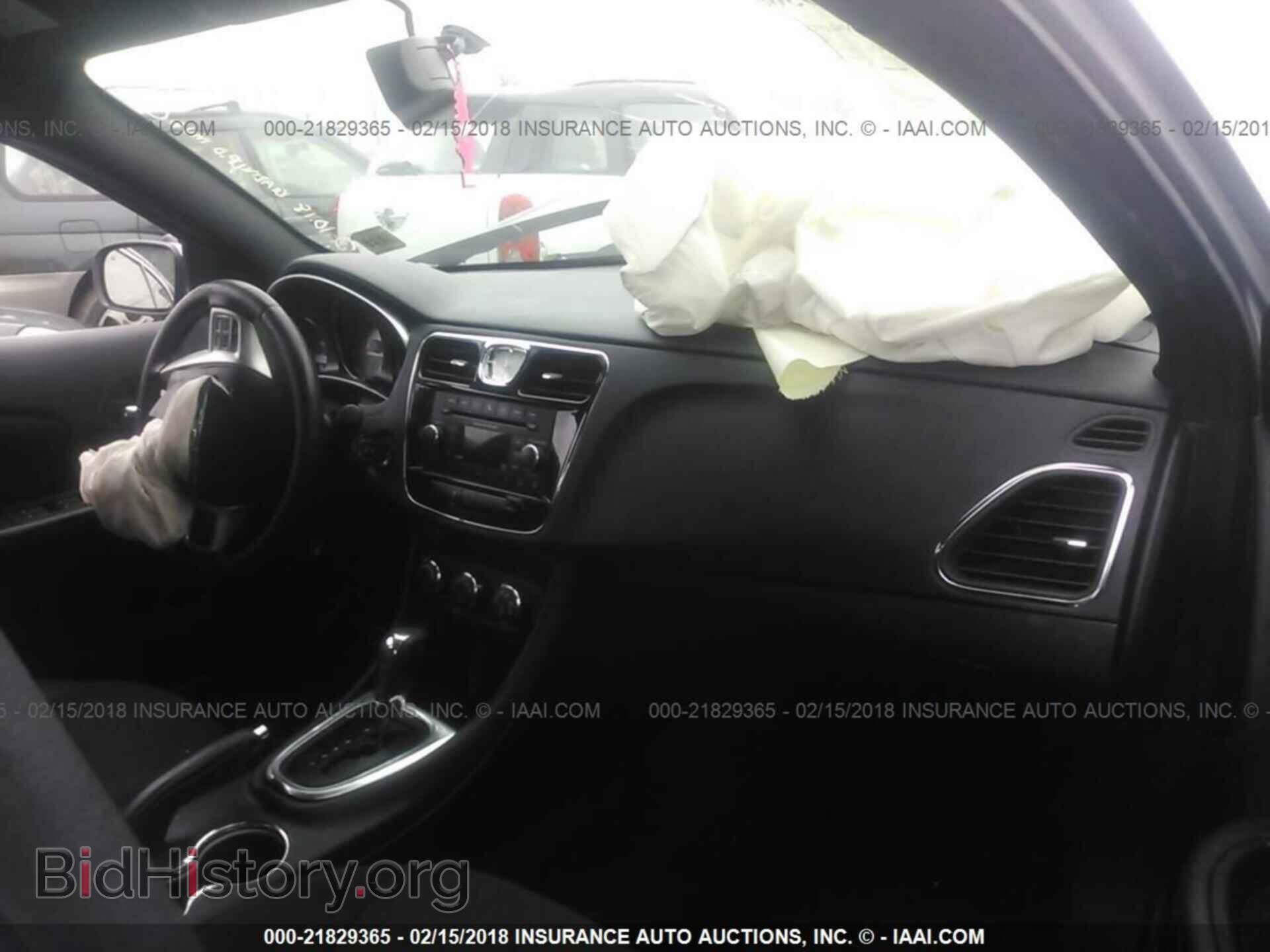 2014 Chrysler 200 - VIN: 1C3CCBBB0EN119938 - Photo 5