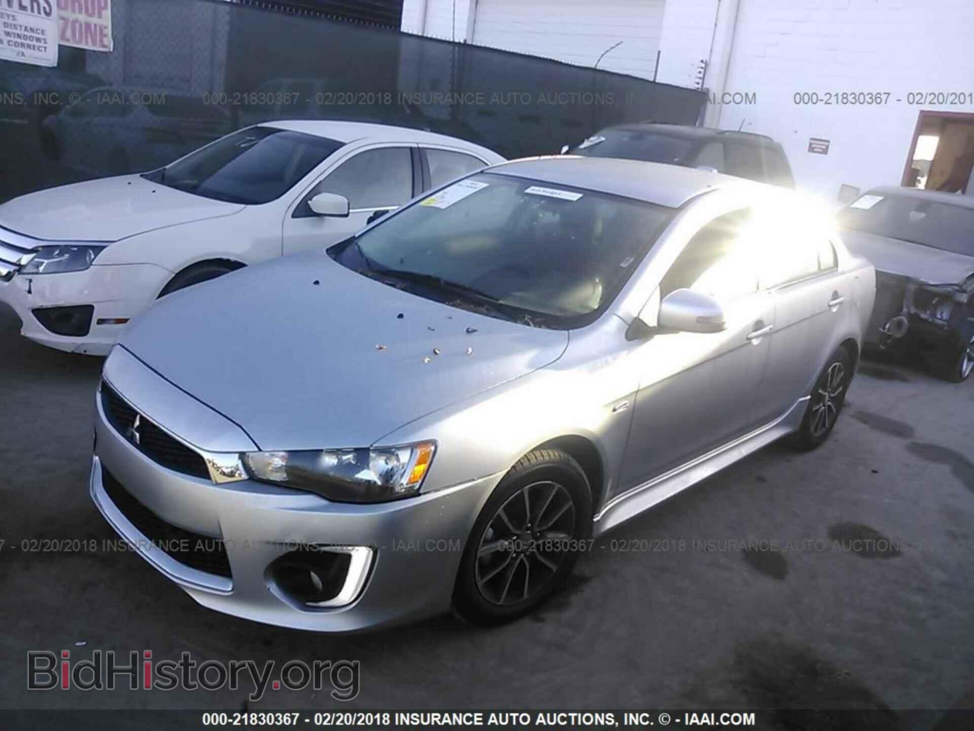 2017 Mitsubishi Lancer - VIN: JA32U2FU7HU006562 - Фото 2