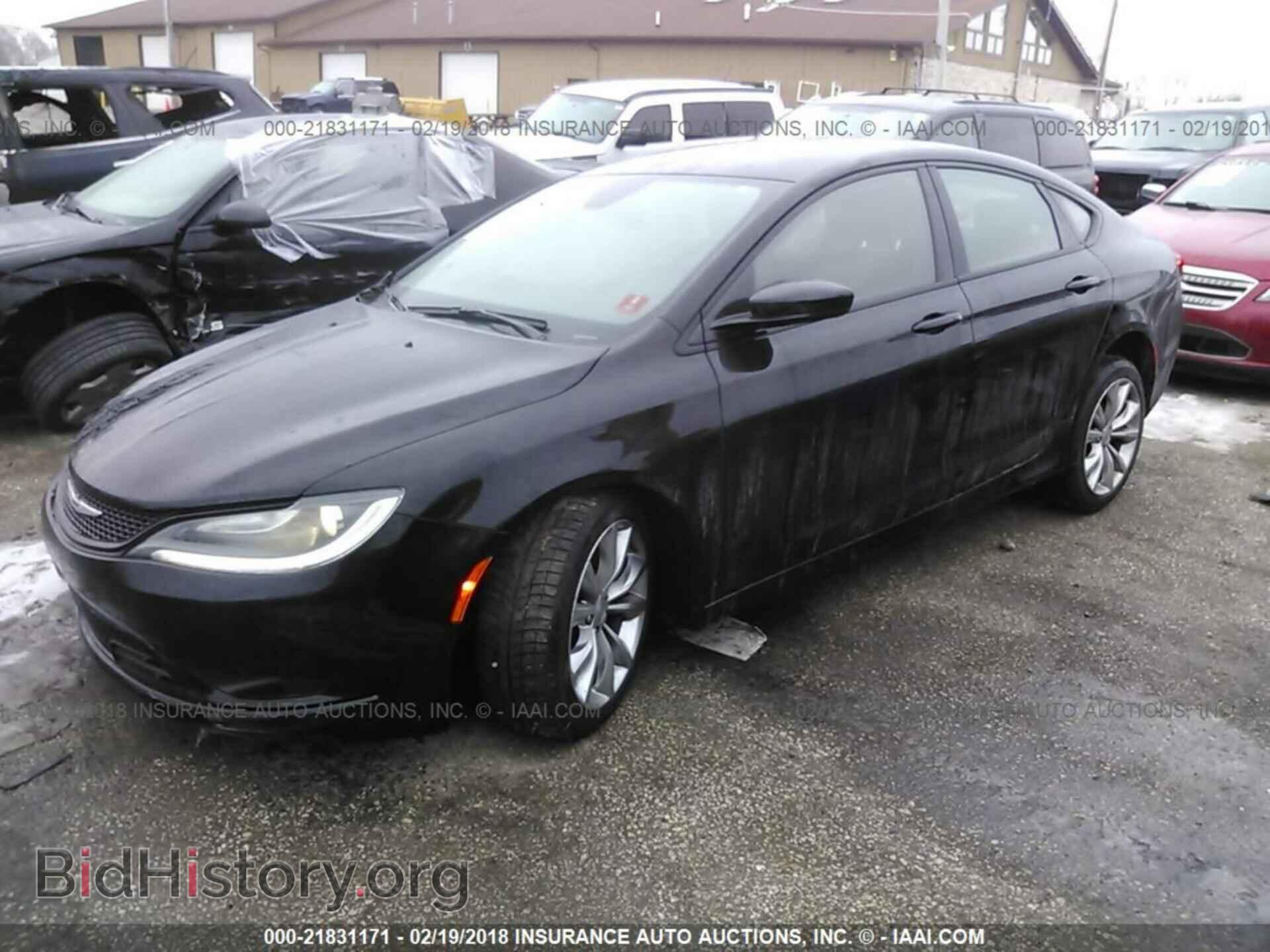 2016 Chrysler 200 - VIN: 1C3CCCDG9GN179623 - Photo 2