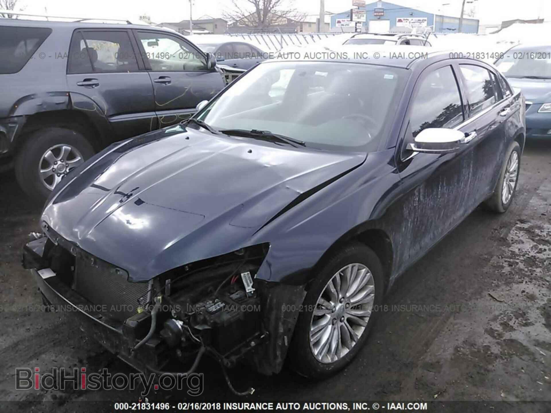 2011 Chrysler 200 - VIN: 1C3BC2FB0BN582017 - Фото 2