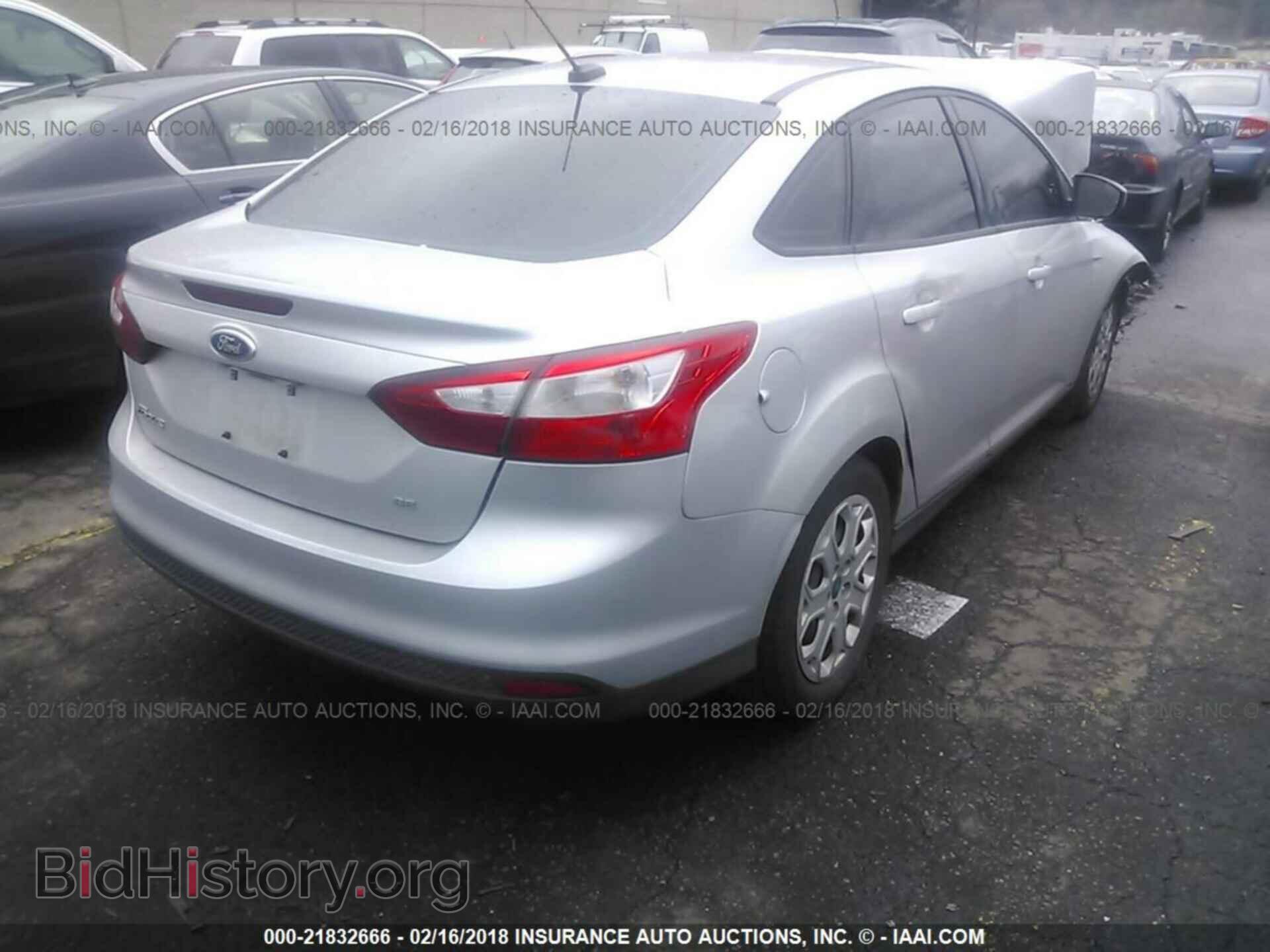 2012 Ford Focus - VIN: 1FAHP3F29CL237605 - Photo 4