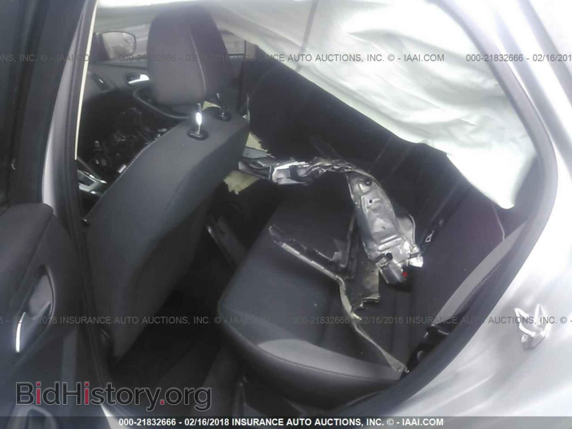 2012 Ford Focus - VIN: 1FAHP3F29CL237605 - Photo 8