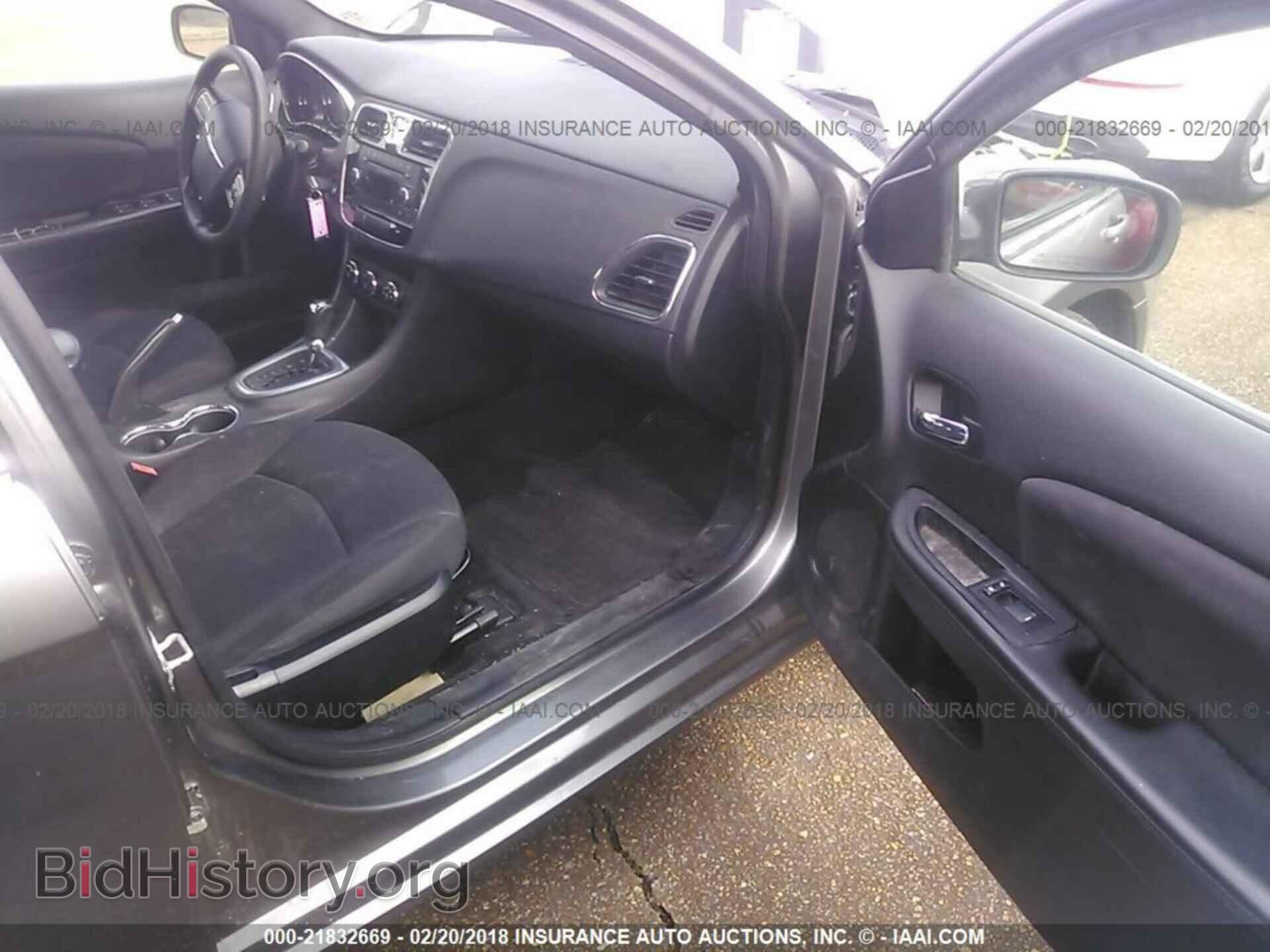 2013 Chrysler 200 - VIN: 1C3CCBAB4DN671359 - Фото 5