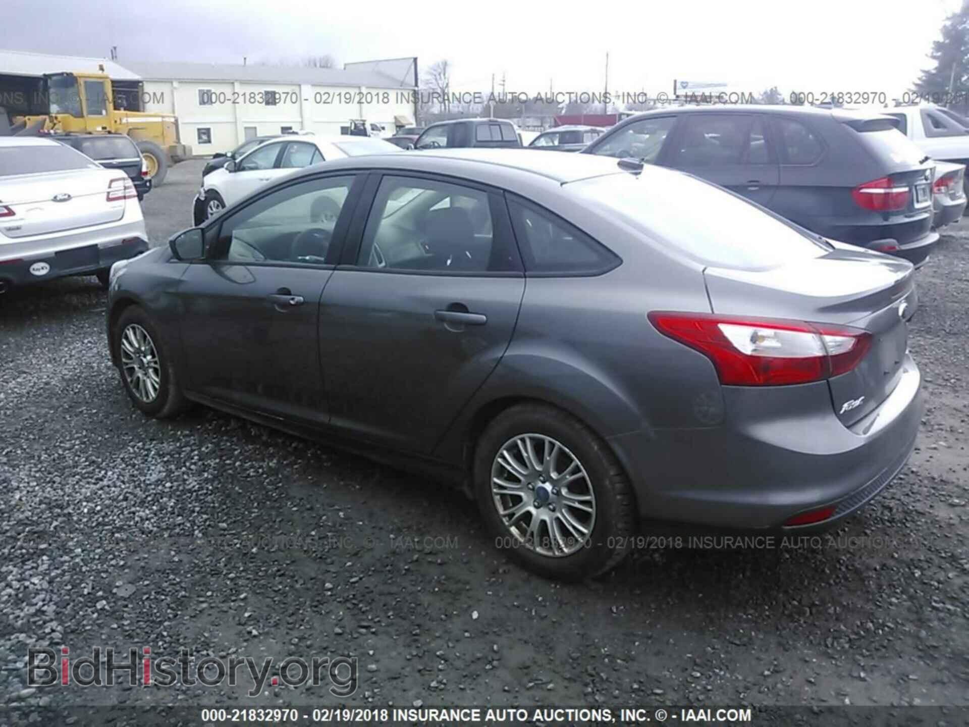 2012 Ford Focus - VIN: 1FAHP3F21CL216117 - Photo 3