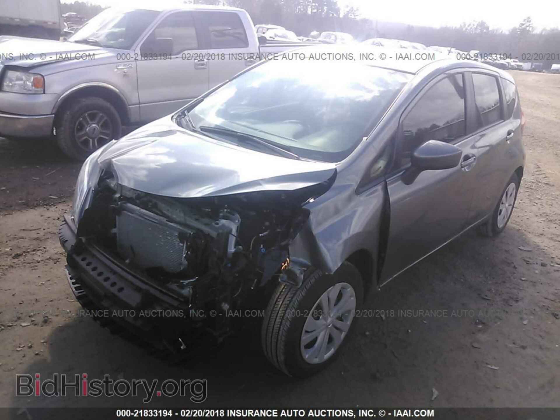2017 Nissan Versa note - VIN: 3N1CE2CP3HL377409 - Photo 2