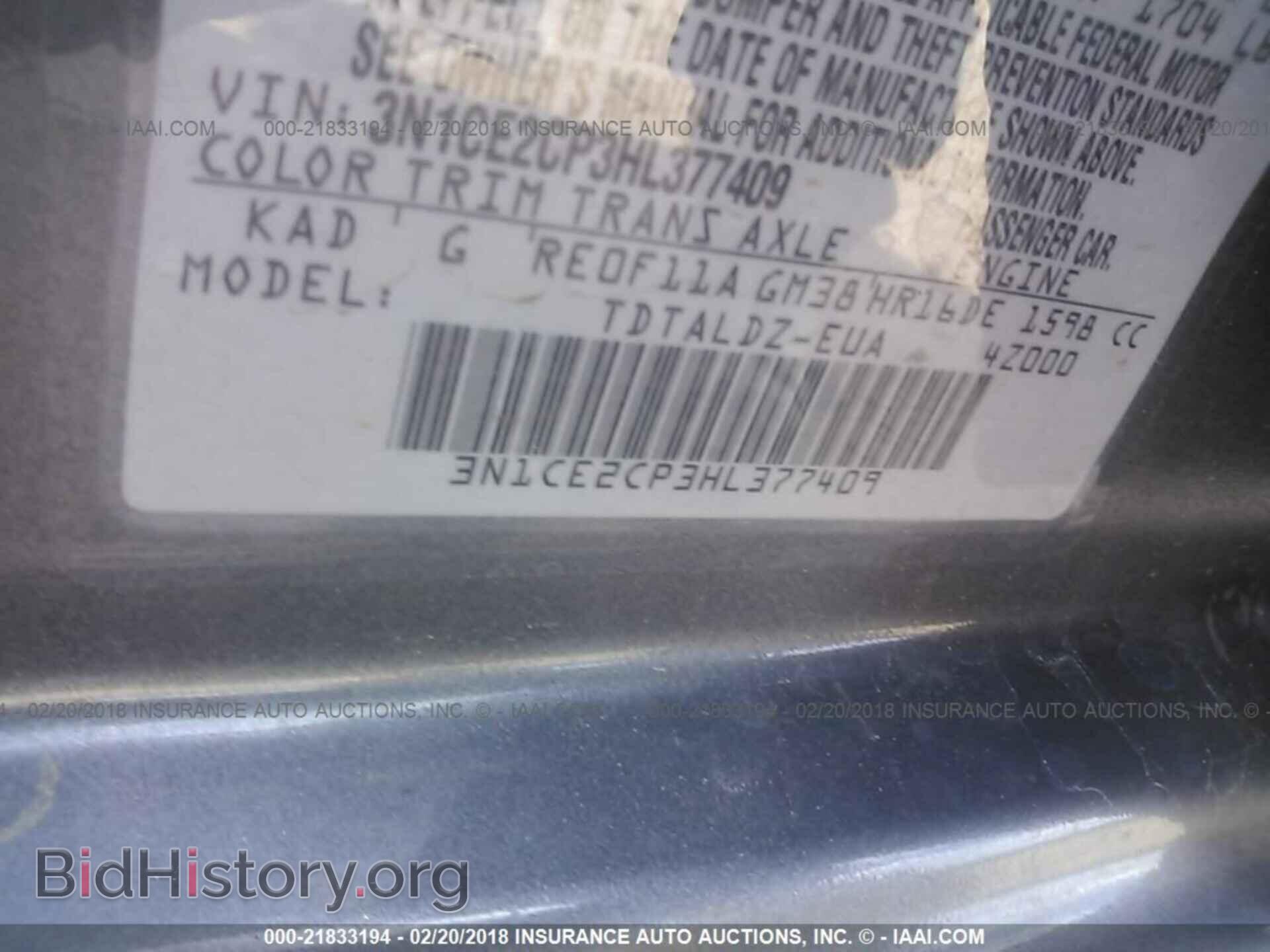 2017 Nissan Versa note - VIN: 3N1CE2CP3HL377409 - Photo 9