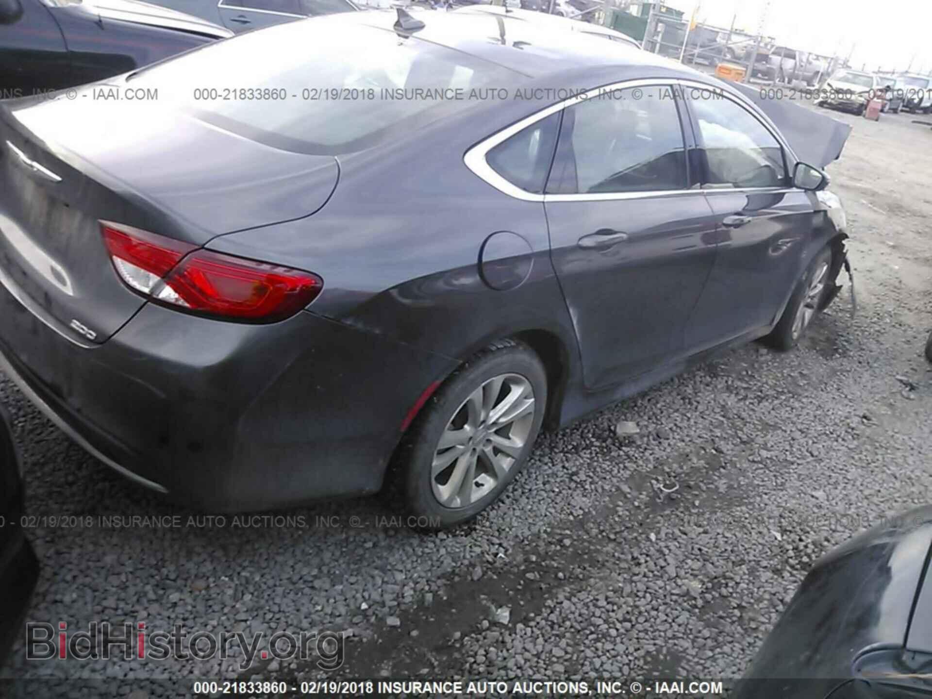 2016 Chrysler 200 - VIN: 1C3CCCAB7GN112947 - Photo 4