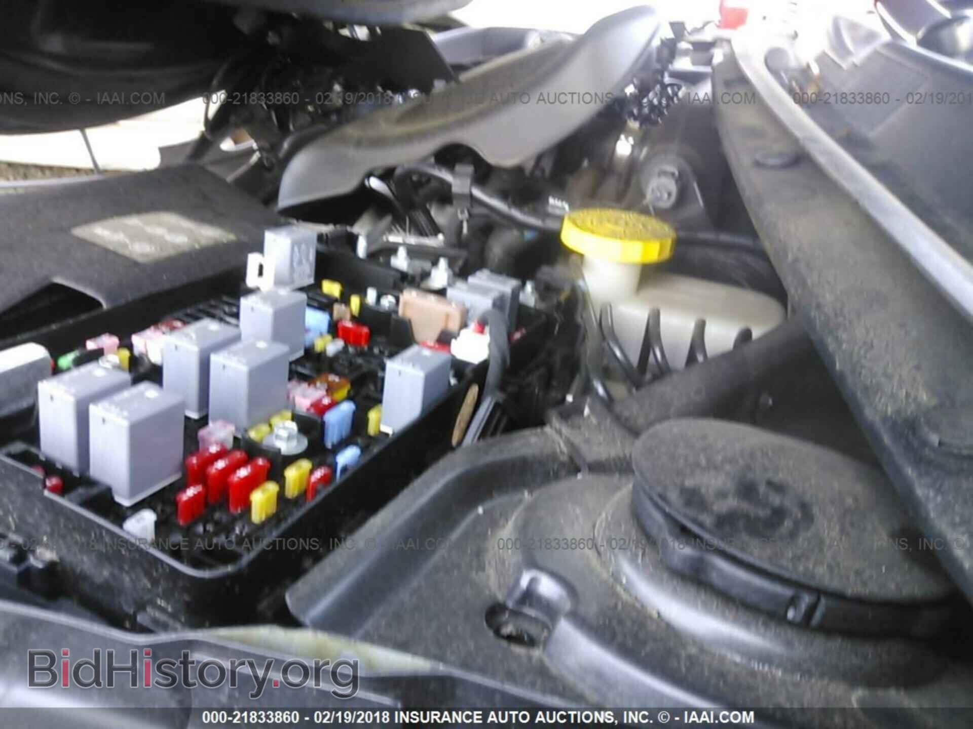 2016 Chrysler 200 - VIN: 1C3CCCAB7GN112947 - Photo 10