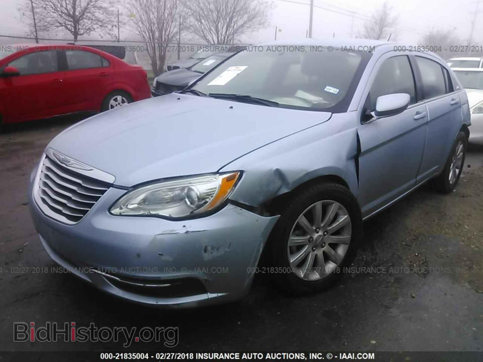 2013 Chrysler 200 - VIN: 1C3CCBBB3DN500939 - Фото 2