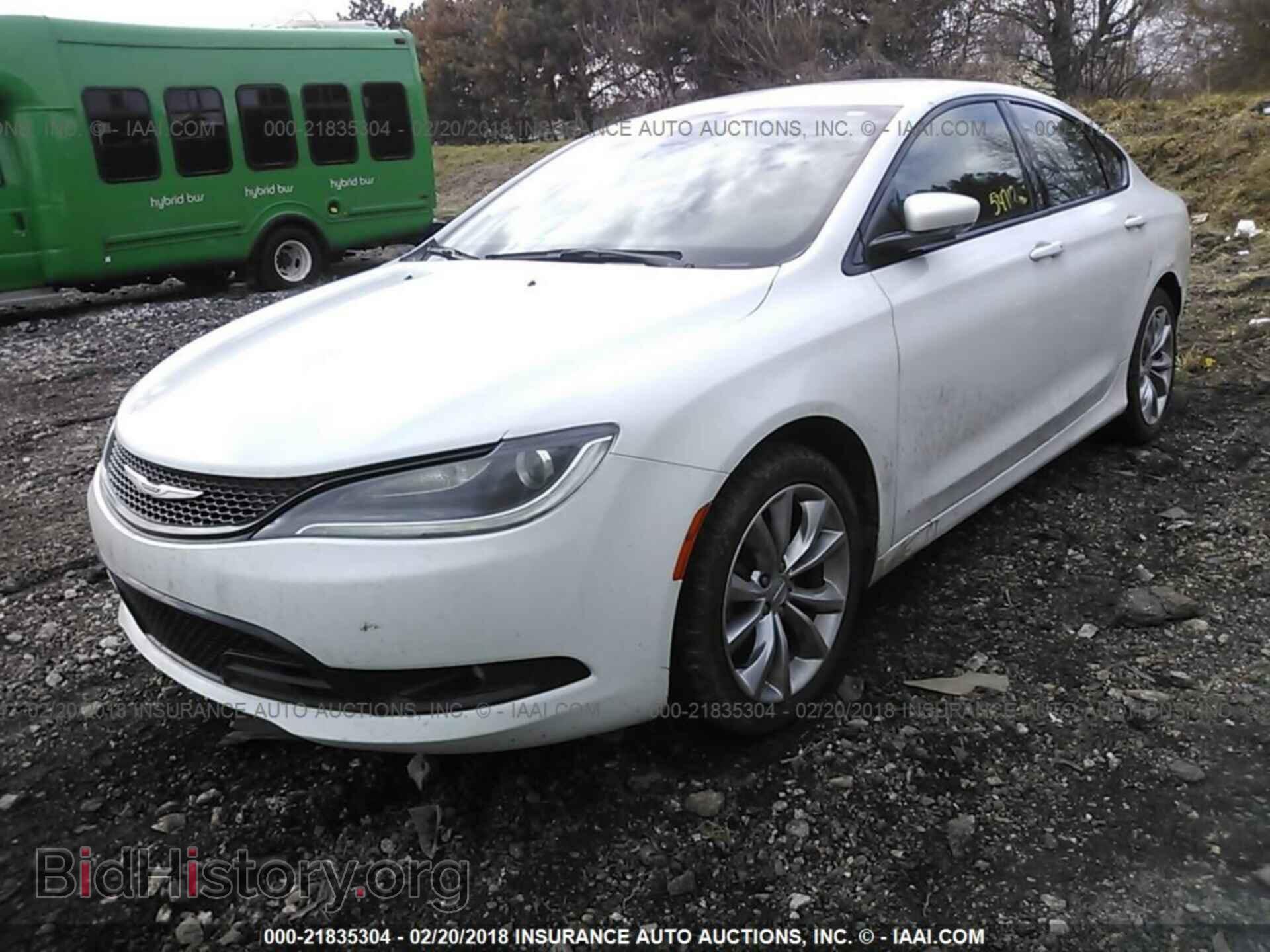 2015 Chrysler 200 - VIN: 1C3CCCBB1FN657913 - Photo 2